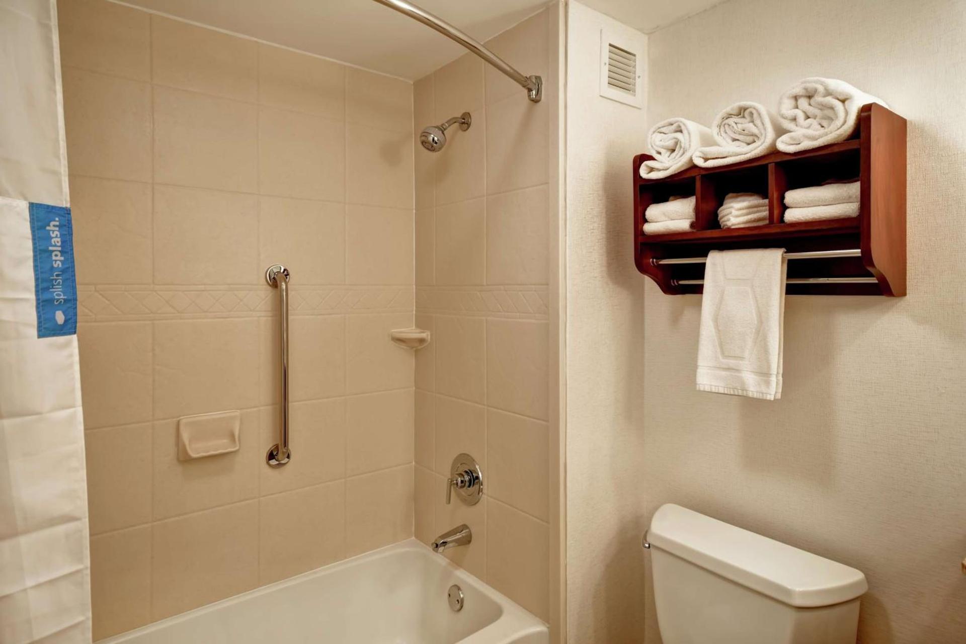Hampton Inn Overland Park photo 33
