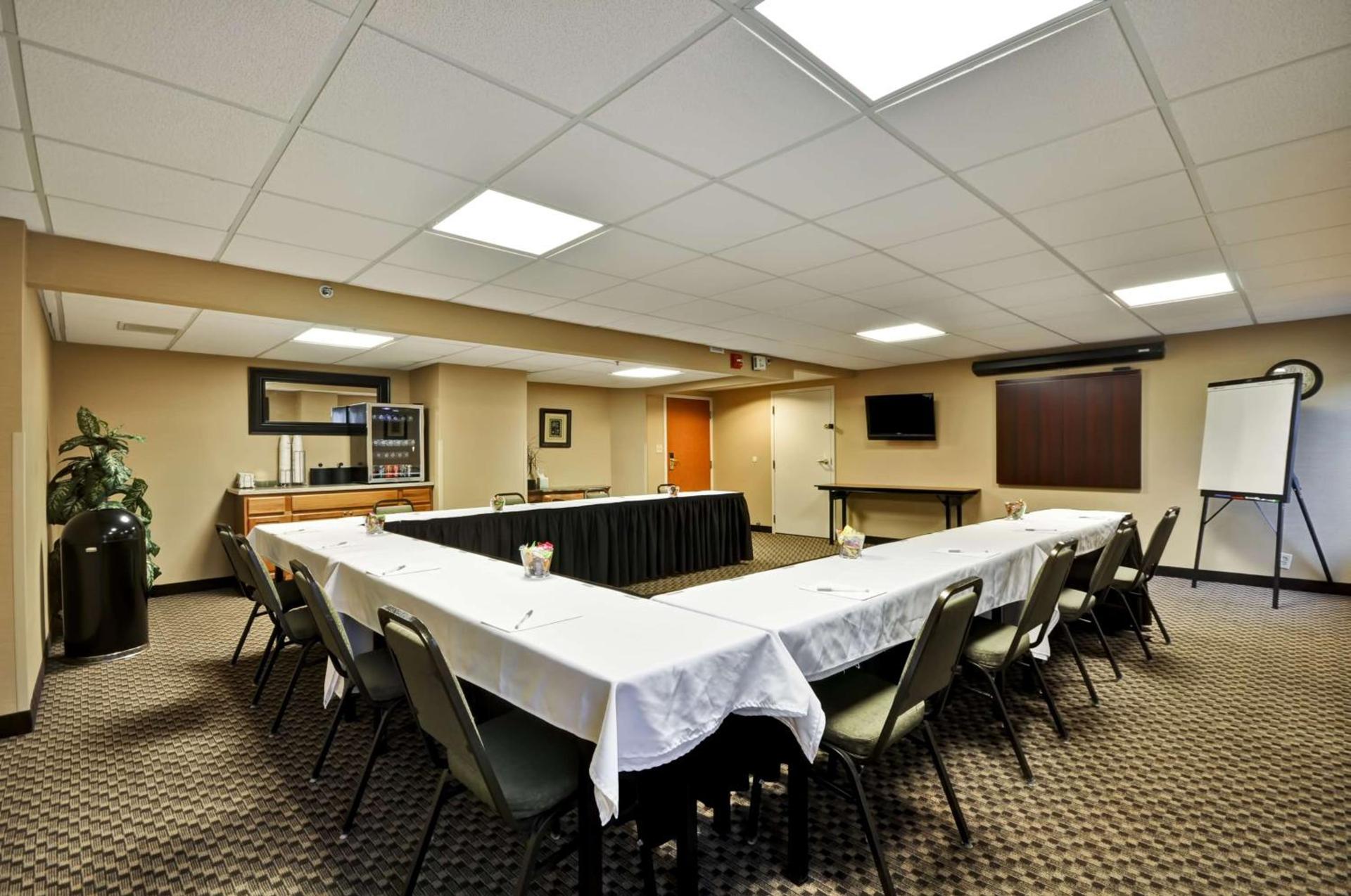 Hampton Inn Overland Park photo 43
