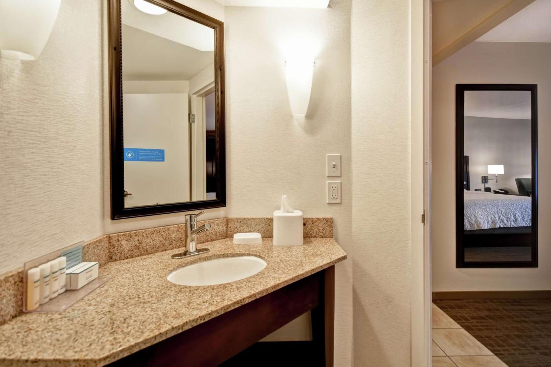 Hampton Inn Overland Park photo 41