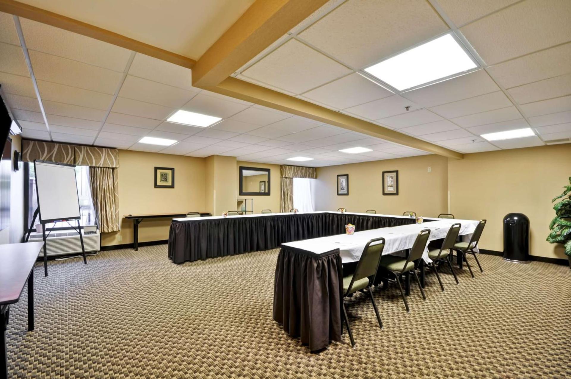 Hampton Inn Overland Park photo 42
