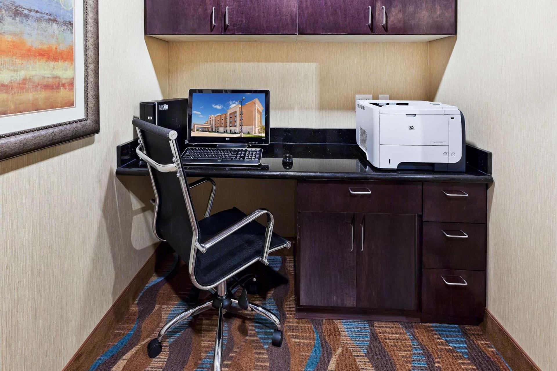 Hampton Inn & Suites Liberal photo 24