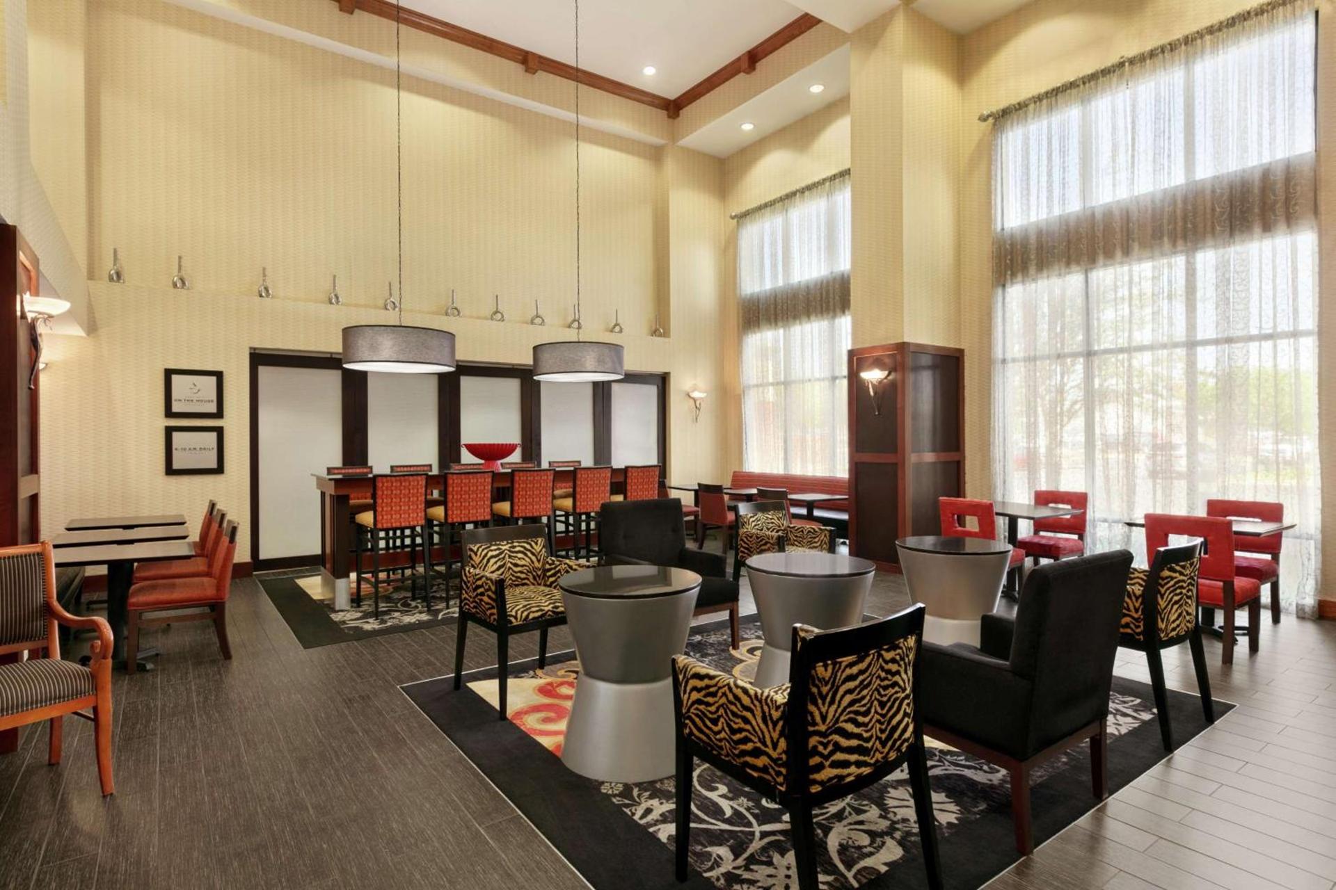 Hampton Inn & Suites Lawton photo 3