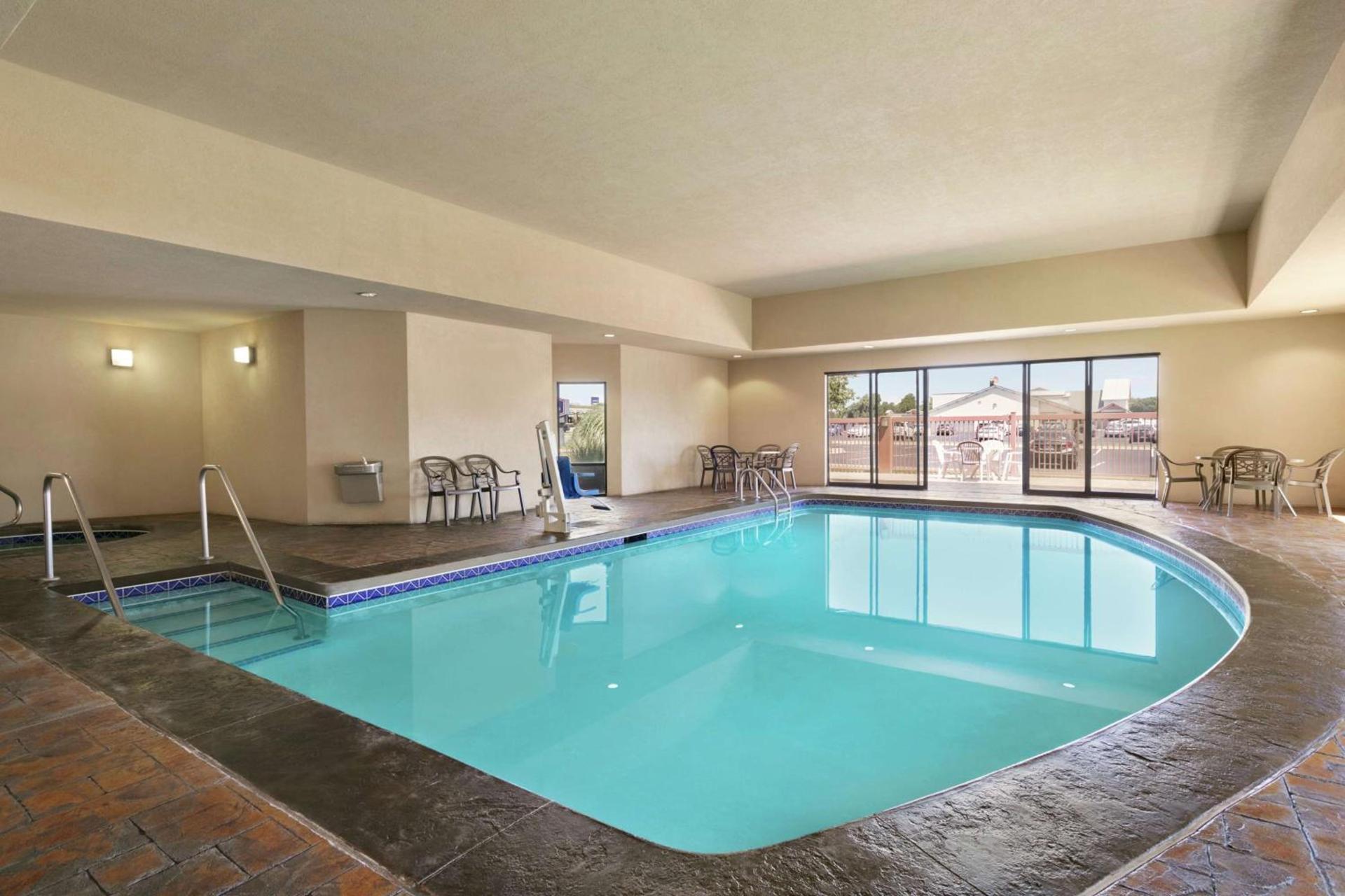 Hampton Inn & Suites Lawton photo 6