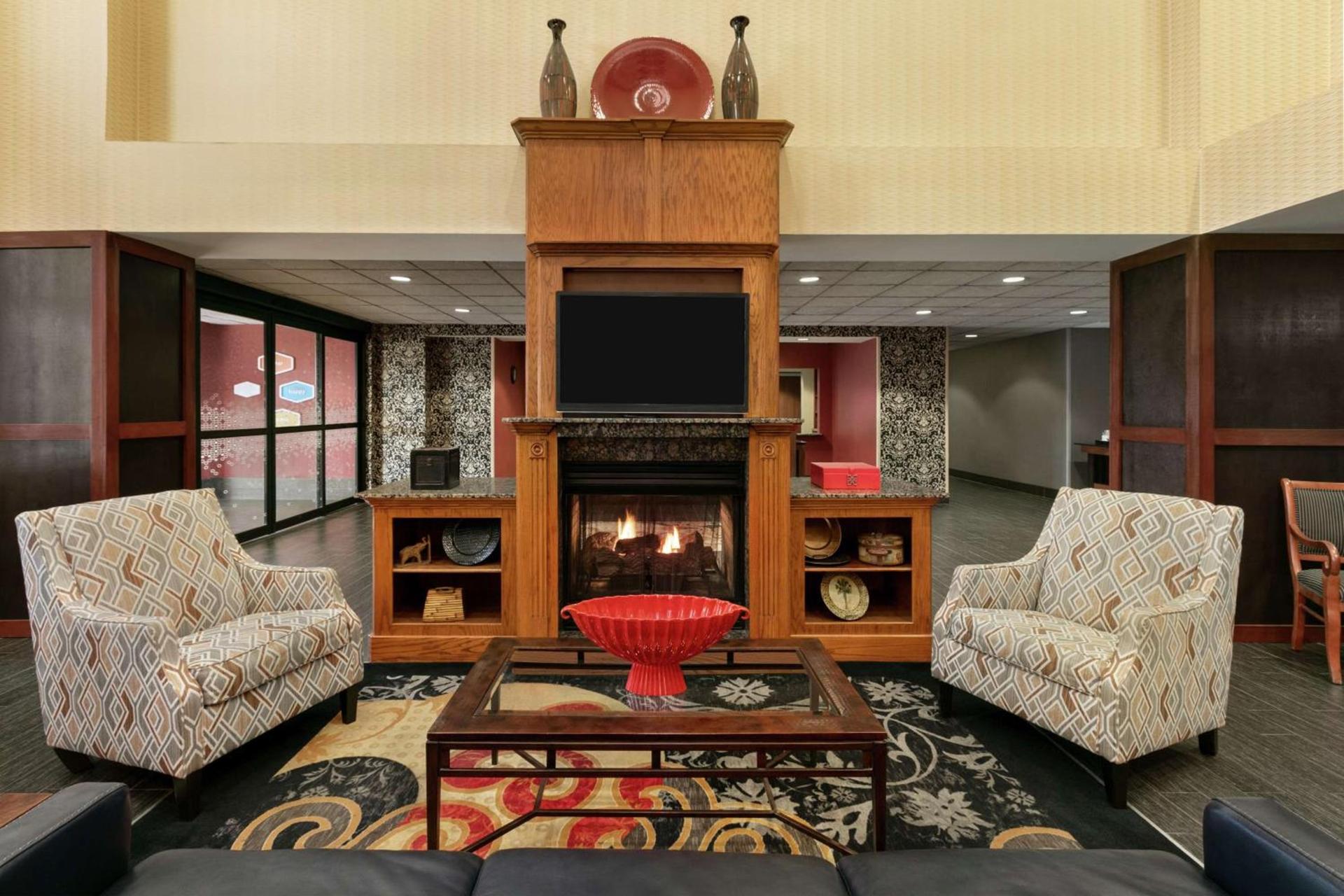 Hampton Inn & Suites Lawton photo 5