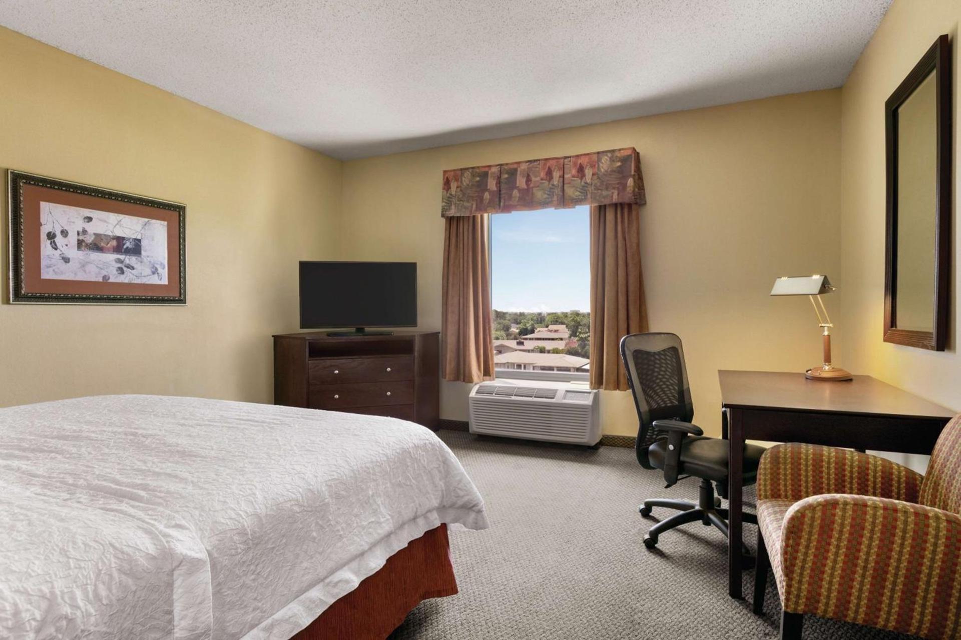 Hampton Inn & Suites Lawton photo 13