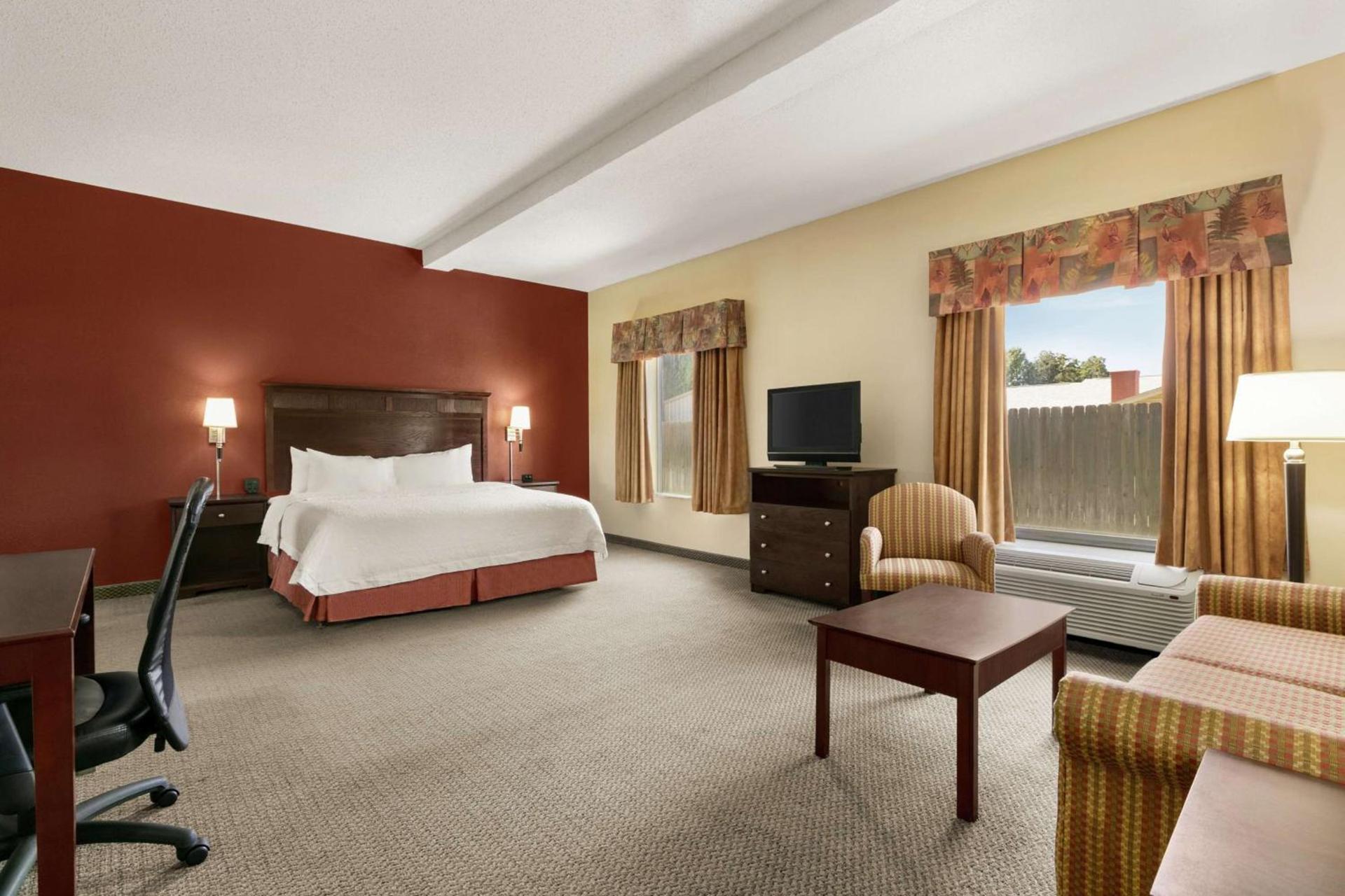 Hampton Inn & Suites Lawton photo 14