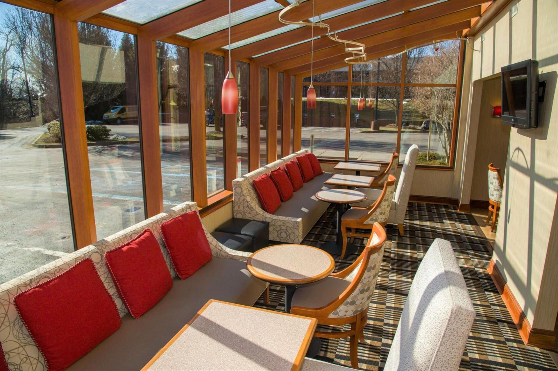 Hampton Inn Lewisburg photo 6