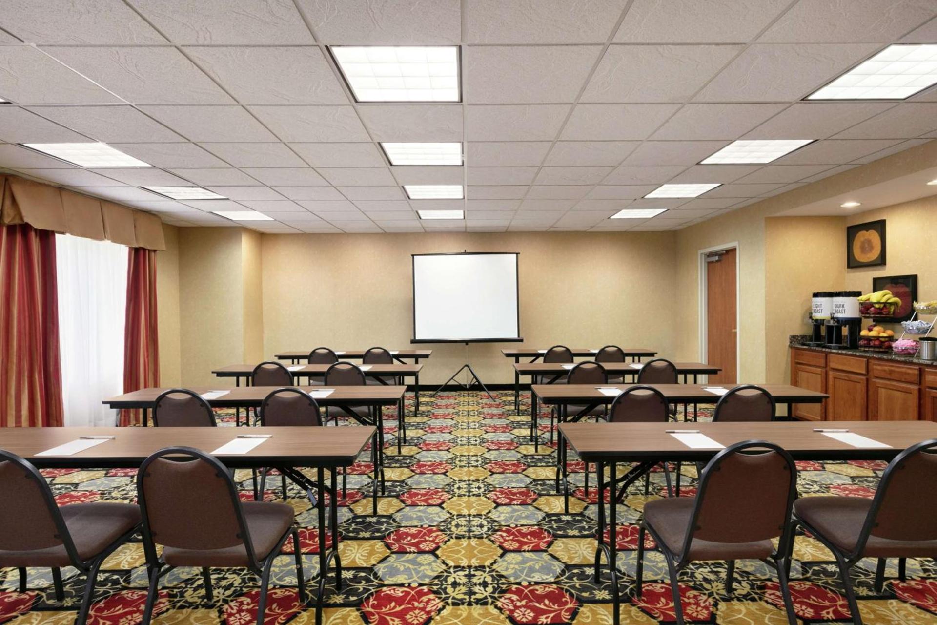 Hampton Inn & Suites Lawton photo 20