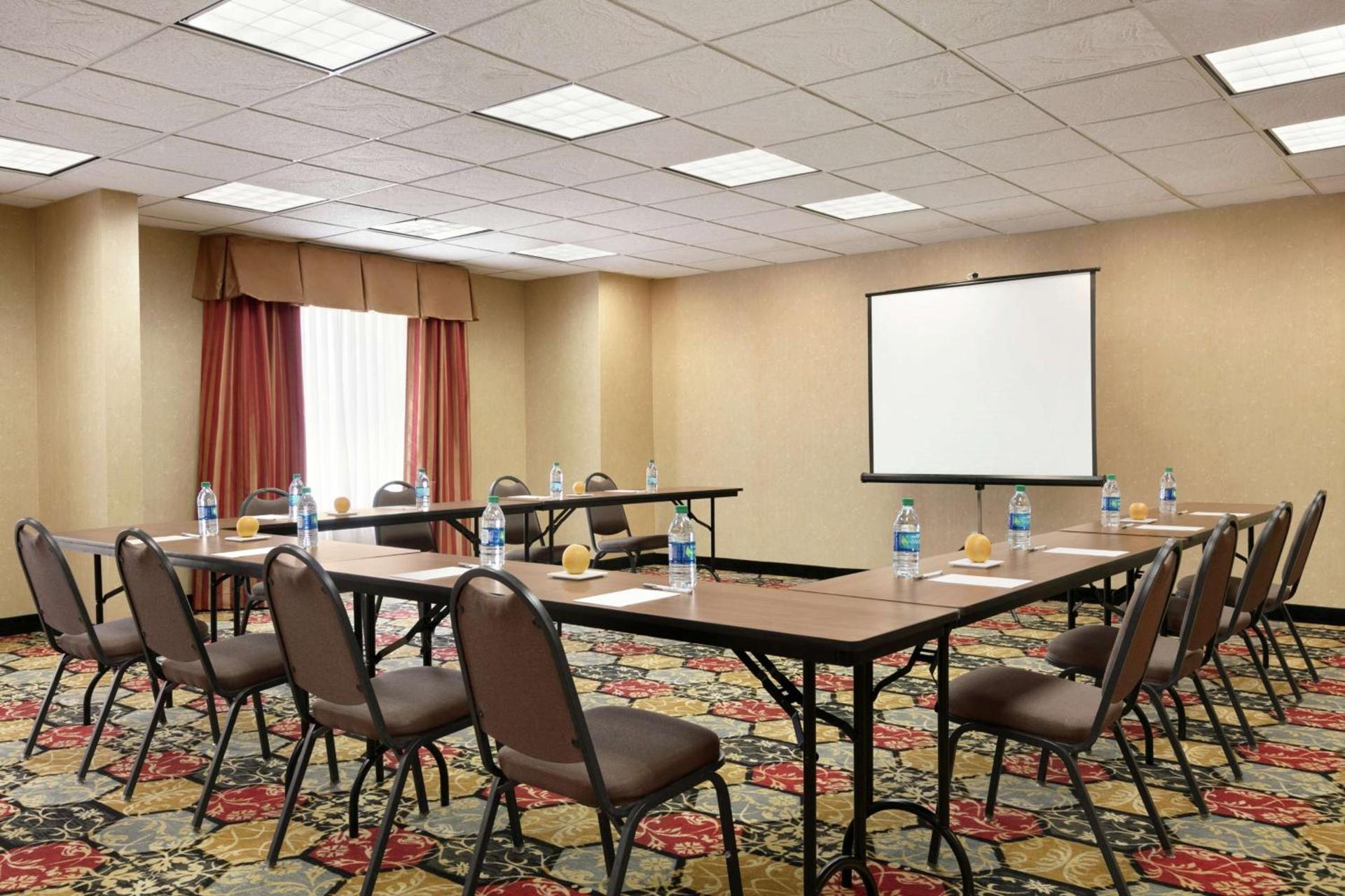Hampton Inn & Suites Lawton photo 21