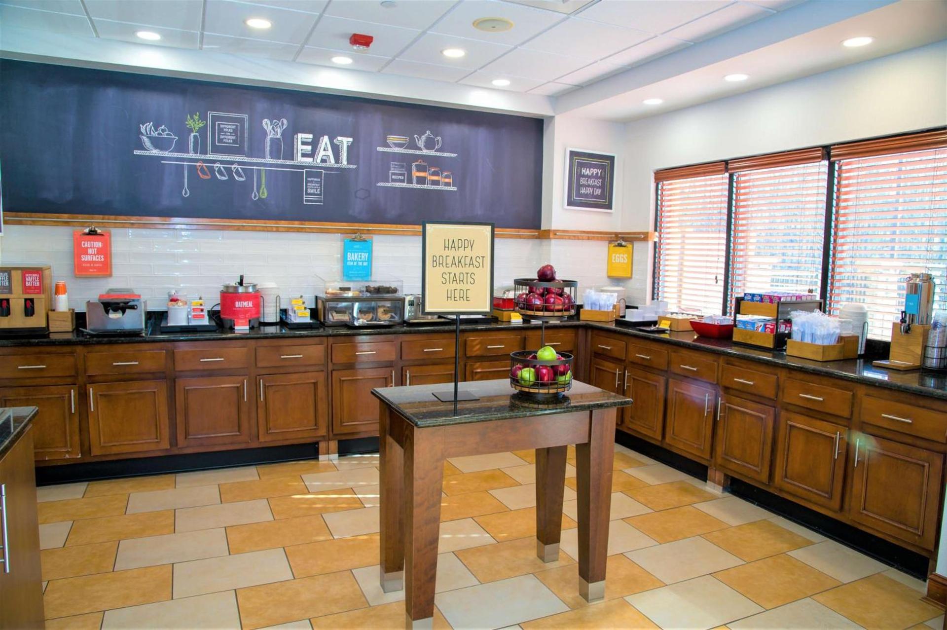 Hampton Inn Lewisburg photo 8