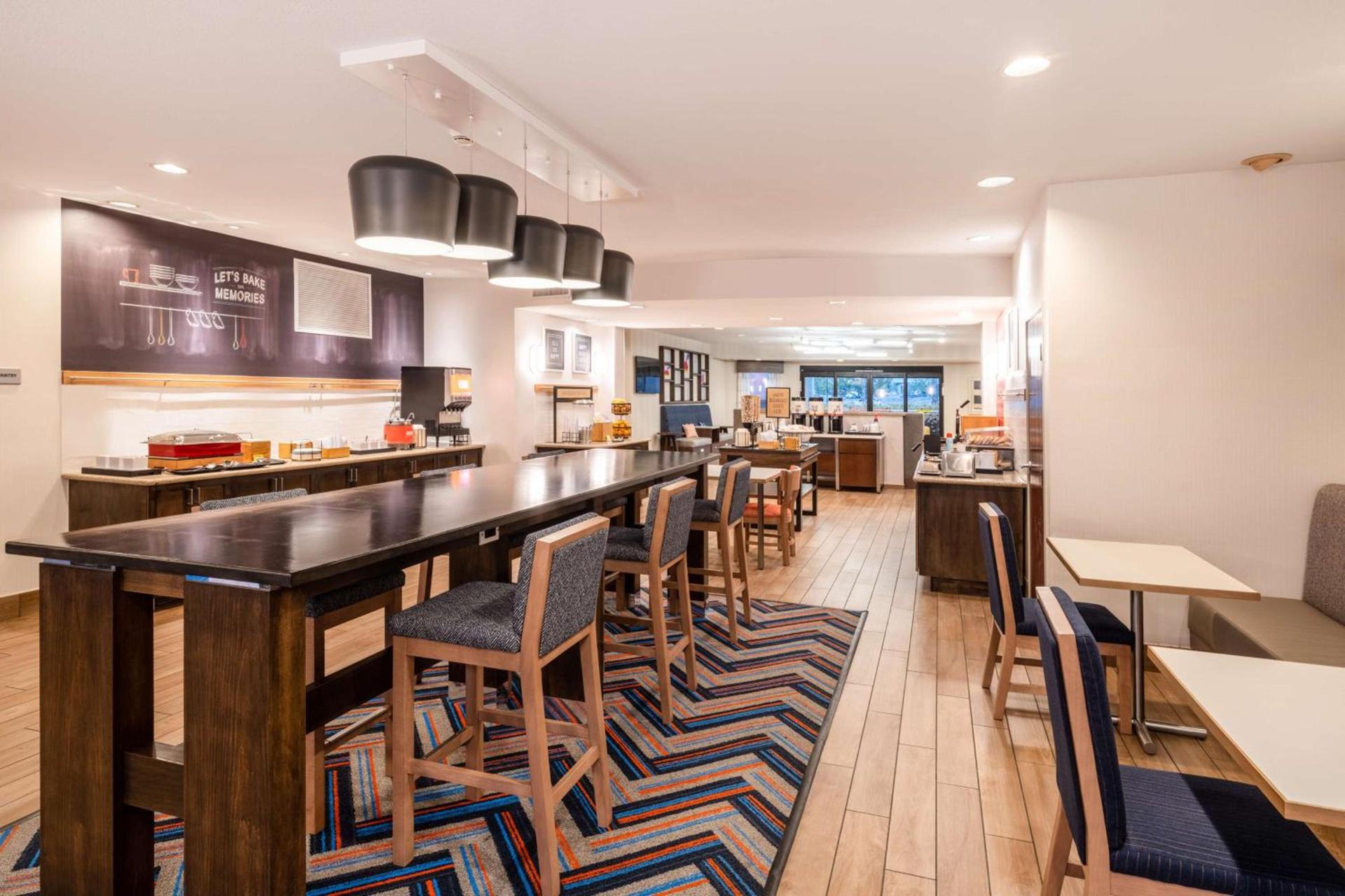Hampton Inn by Hilton Irvine East - Lake Forest photo 9