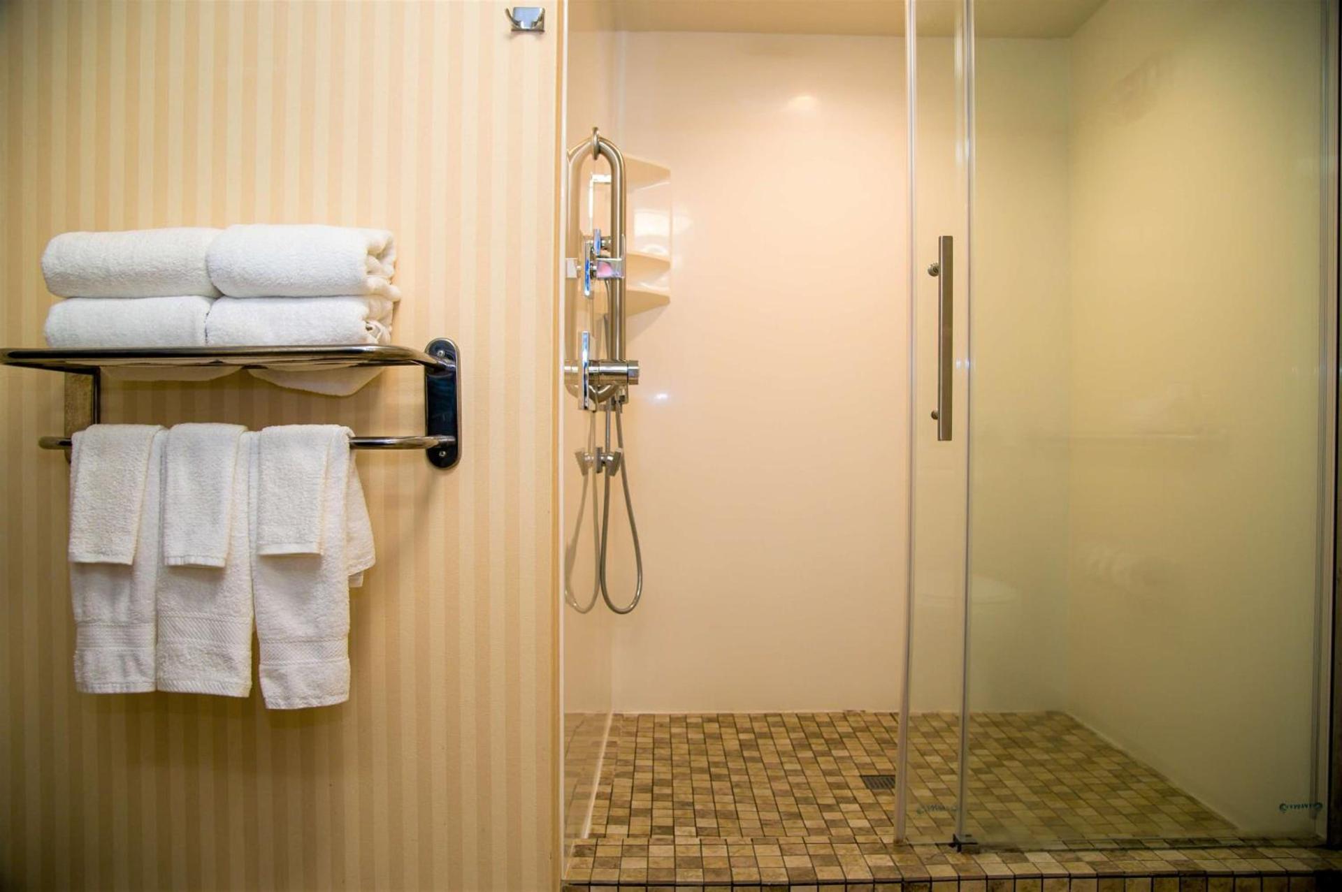Hampton Inn Lewisburg photo 18