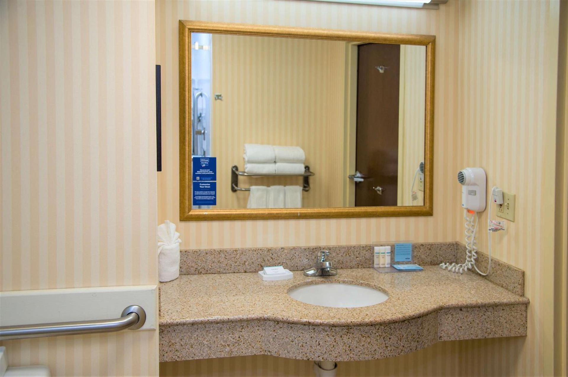 Hampton Inn Lewisburg photo 19