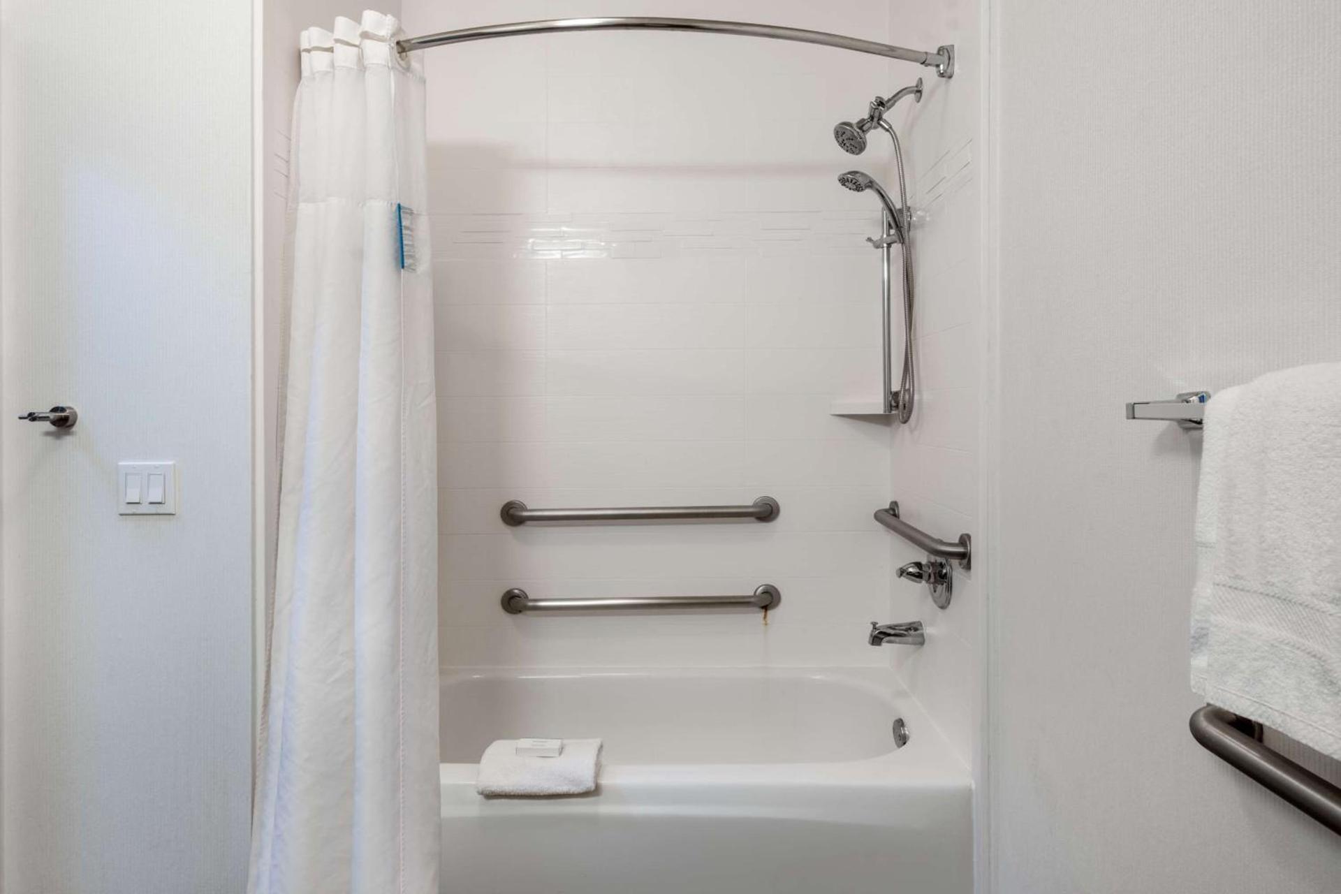 Hampton Inn by Hilton Irvine East - Lake Forest photo 20