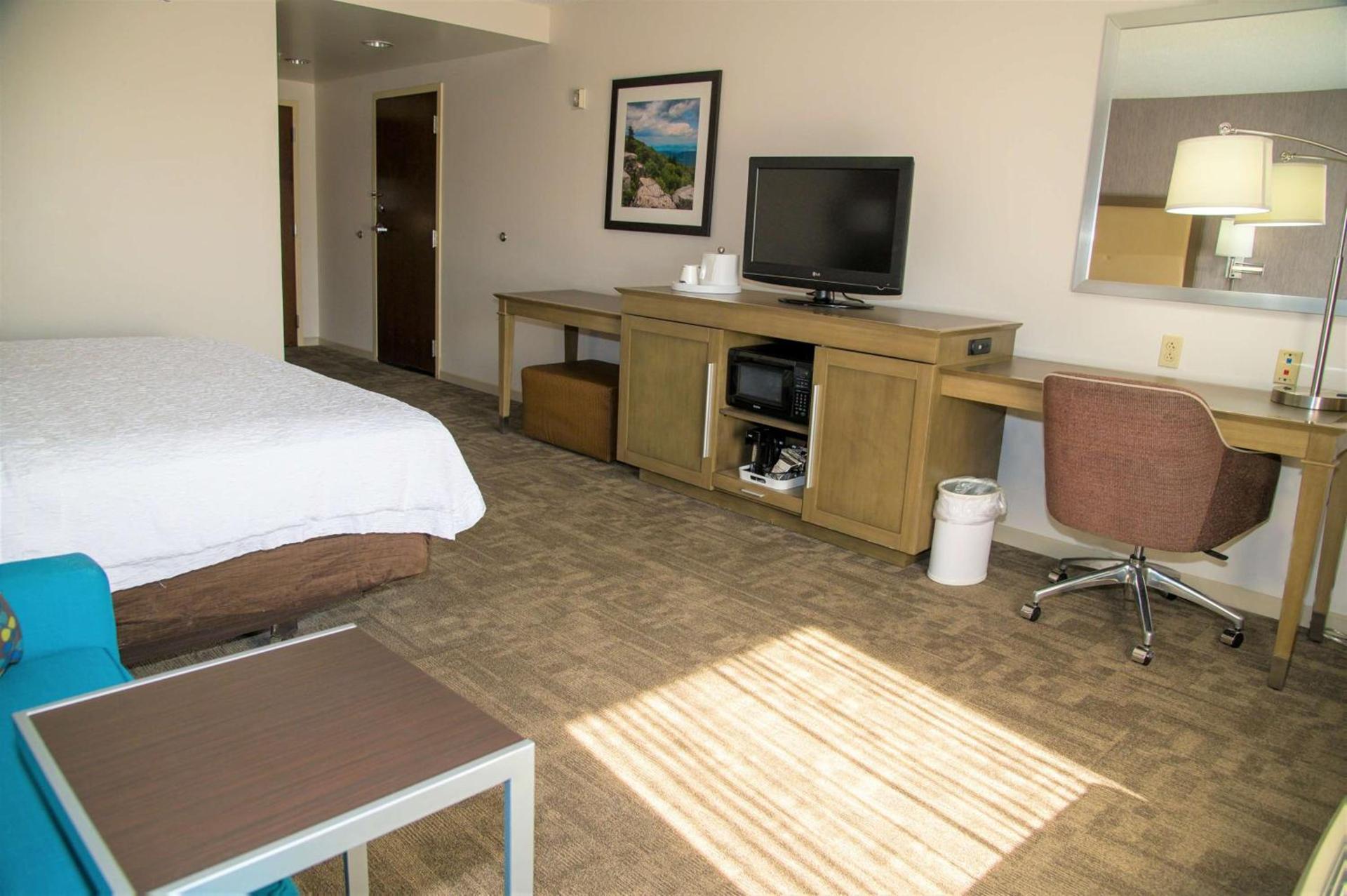 Hampton Inn Lewisburg photo 21