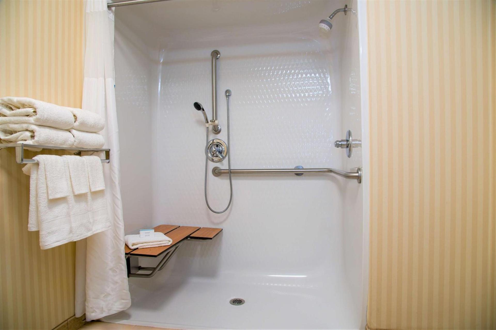 Hampton Inn Lewisburg photo 22
