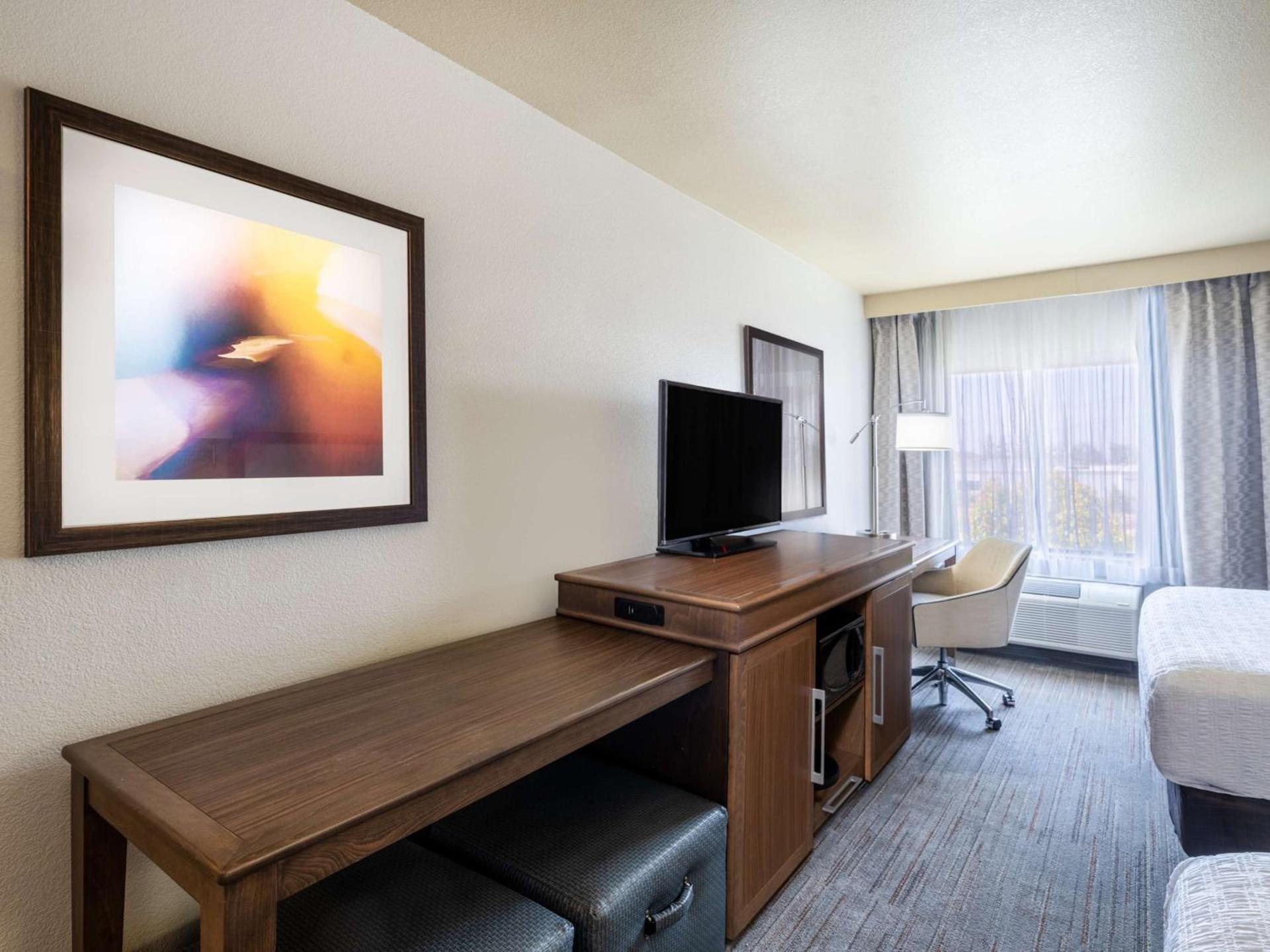 Hampton Inn by Hilton Irvine East - Lake Forest photo 25