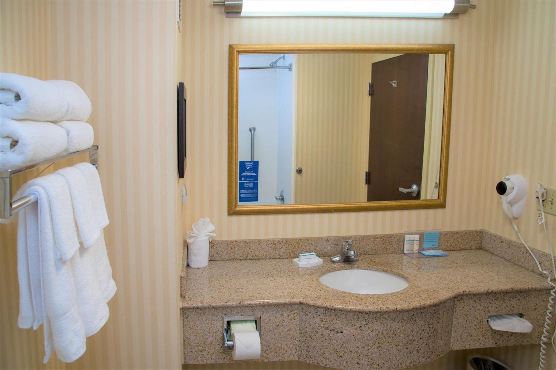 Hampton Inn Lewisburg photo 32