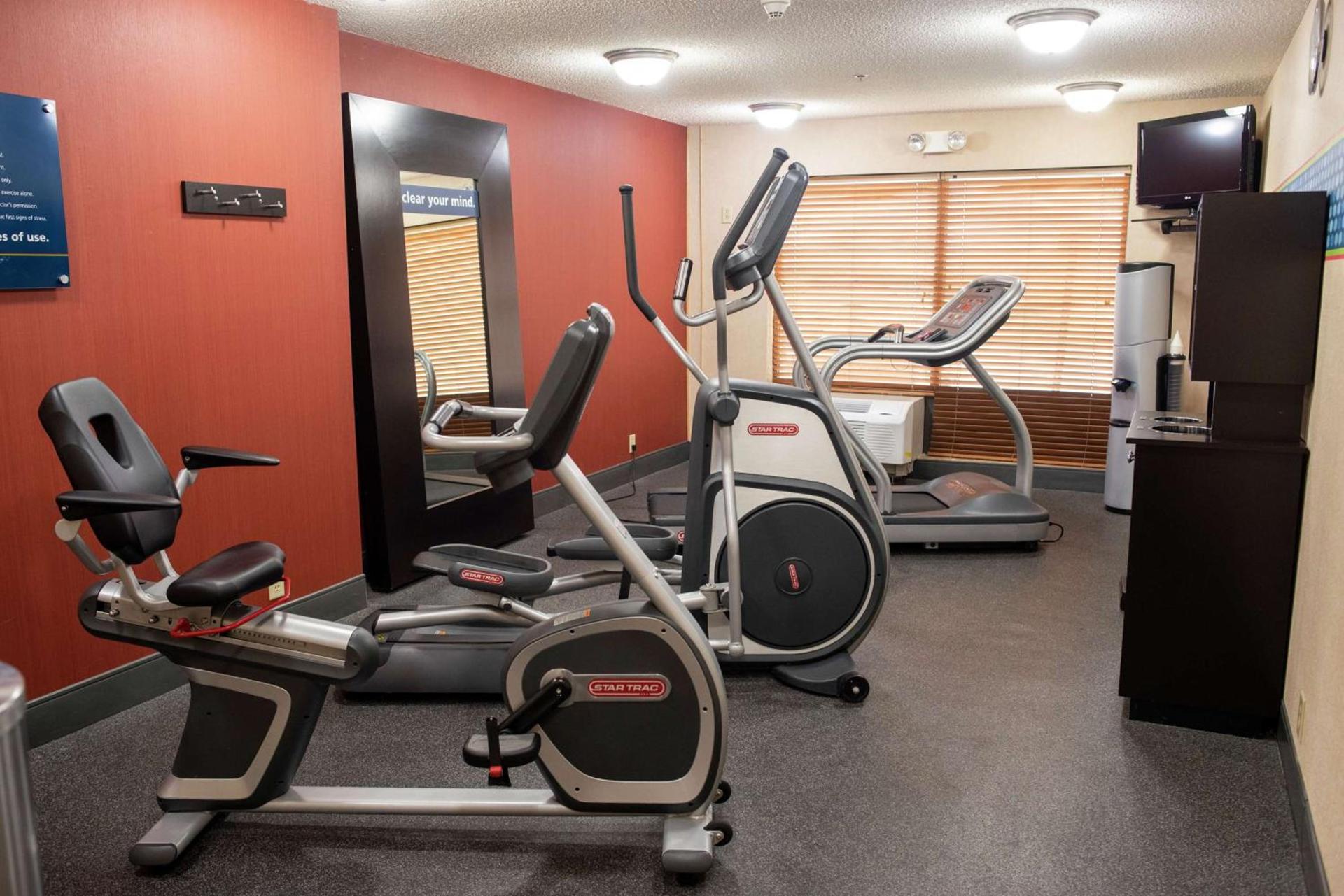 Hampton Inn Lebanon photo 15
