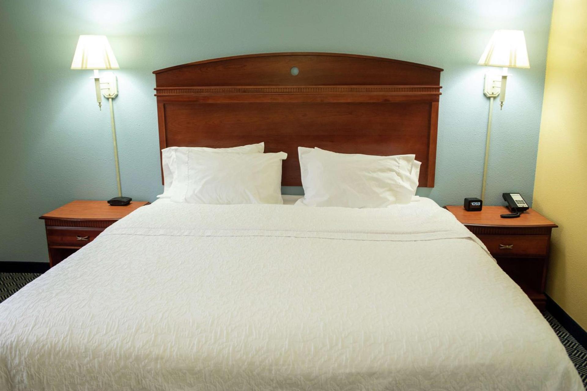 Hampton Inn Lebanon photo 20