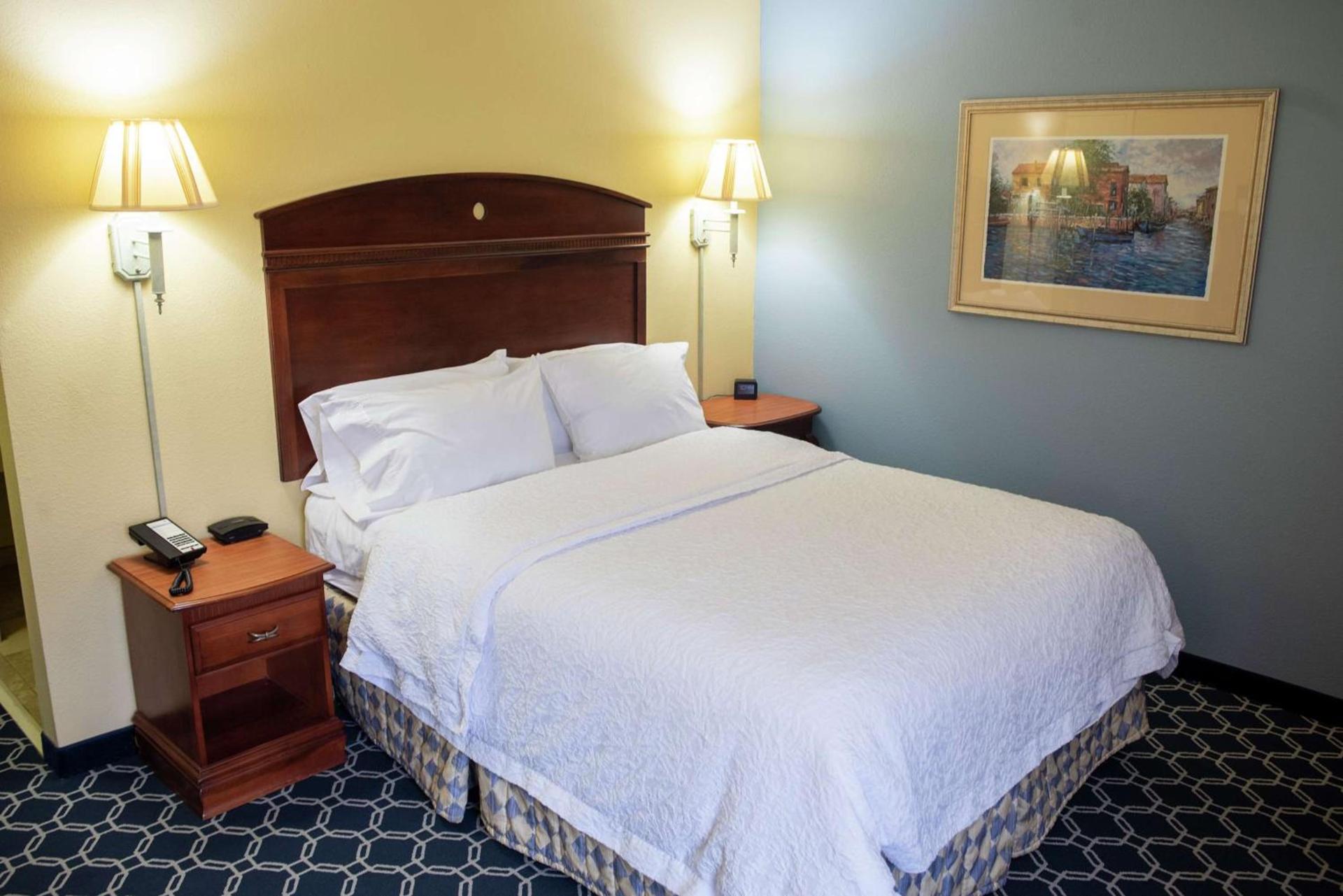 Hampton Inn Lebanon photo 23