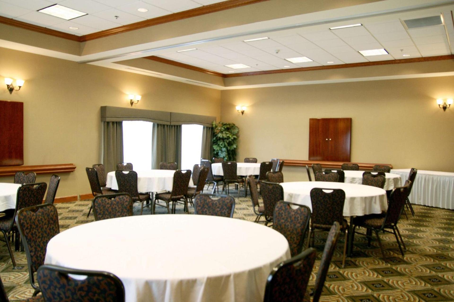 Hampton Inn Lebanon photo 29