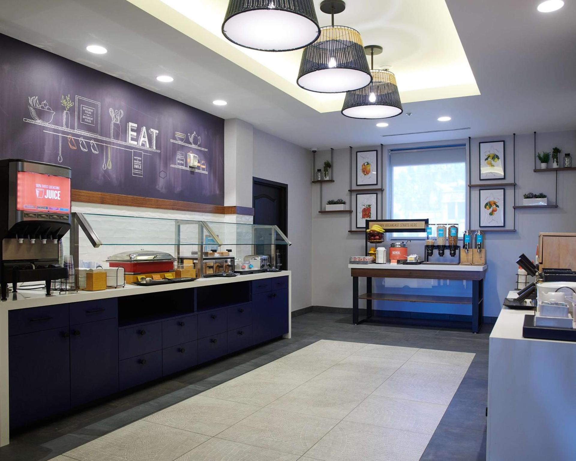 Hampton Inn & Suites Sherman Oaks photo 15