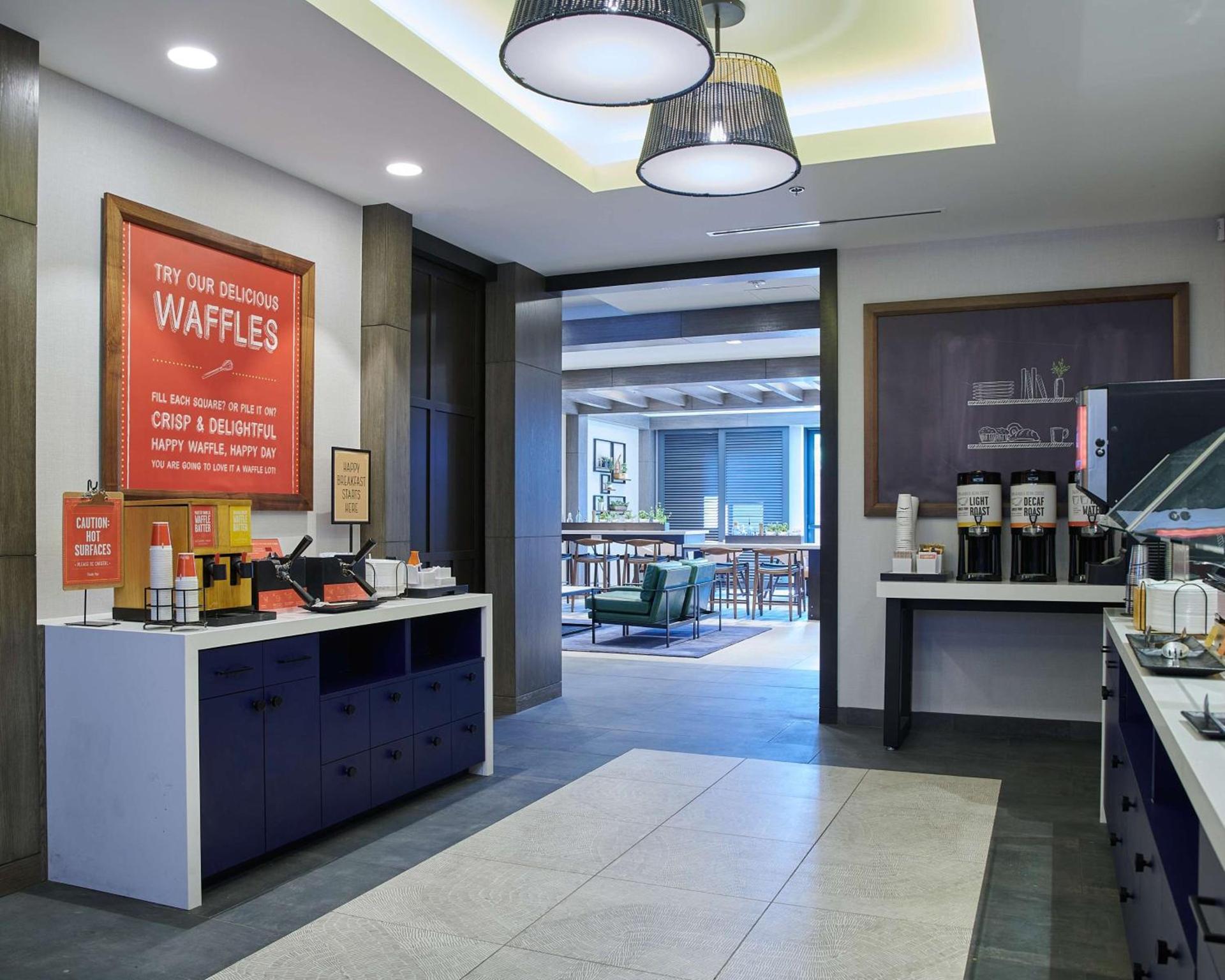 Hampton Inn & Suites Sherman Oaks photo 16