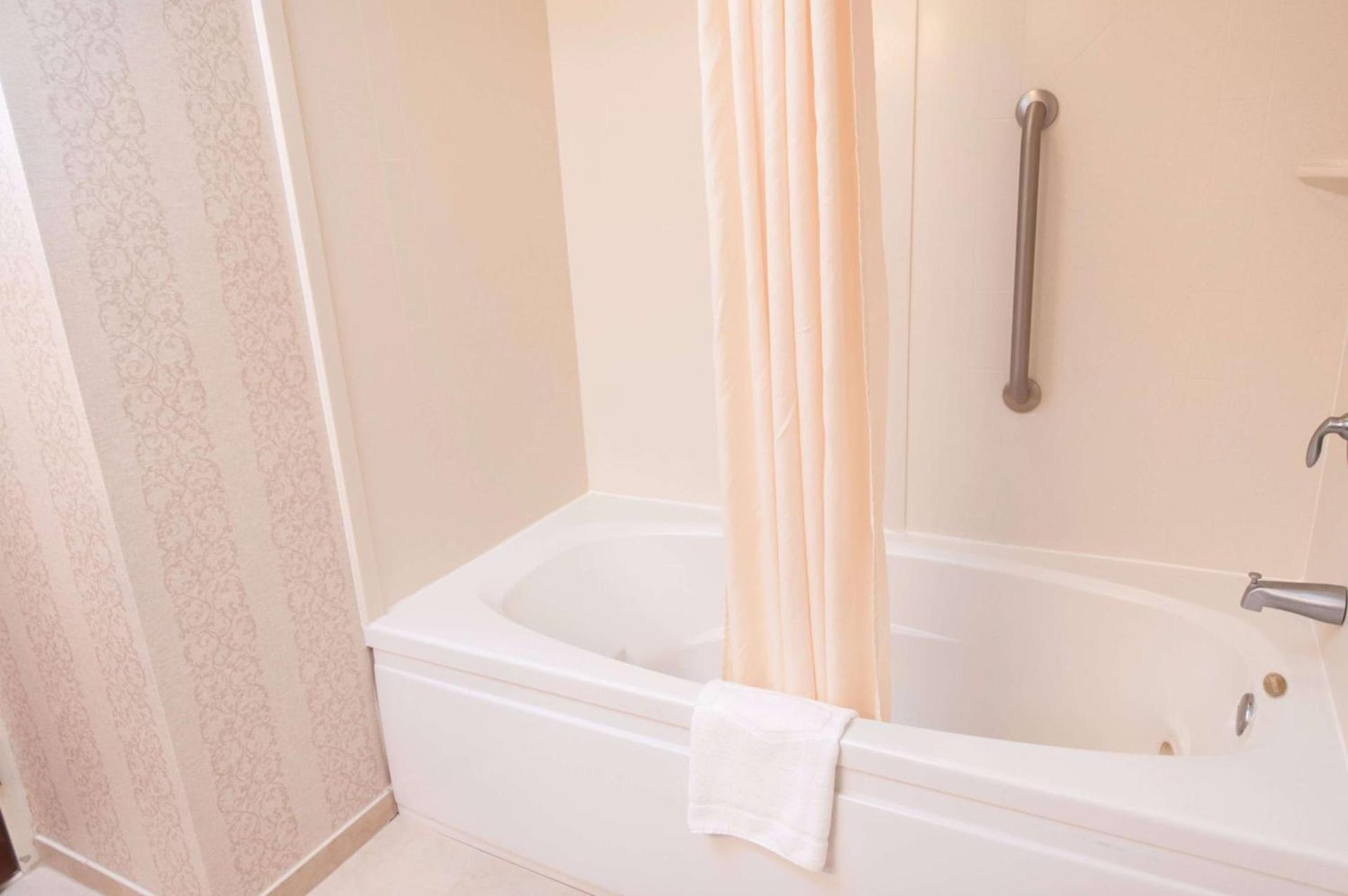 Hampton by Hilton - North Platte photo 25