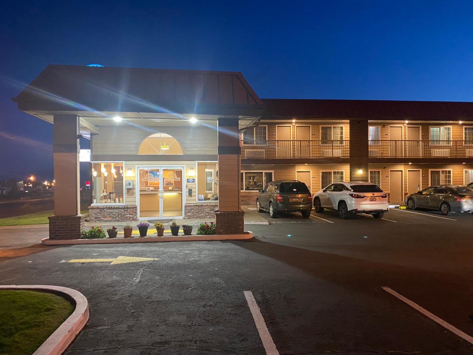 Days Inn by Wyndham Newport OR photo 20