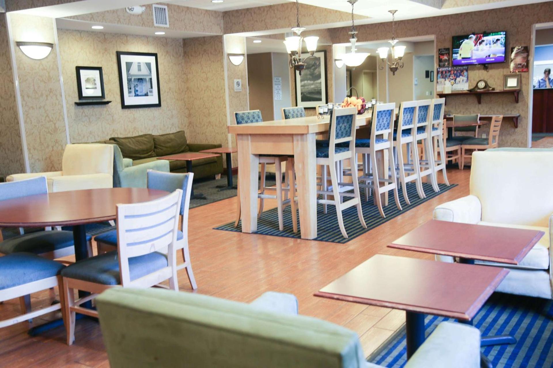 Hampton Inn Morehead photo 6