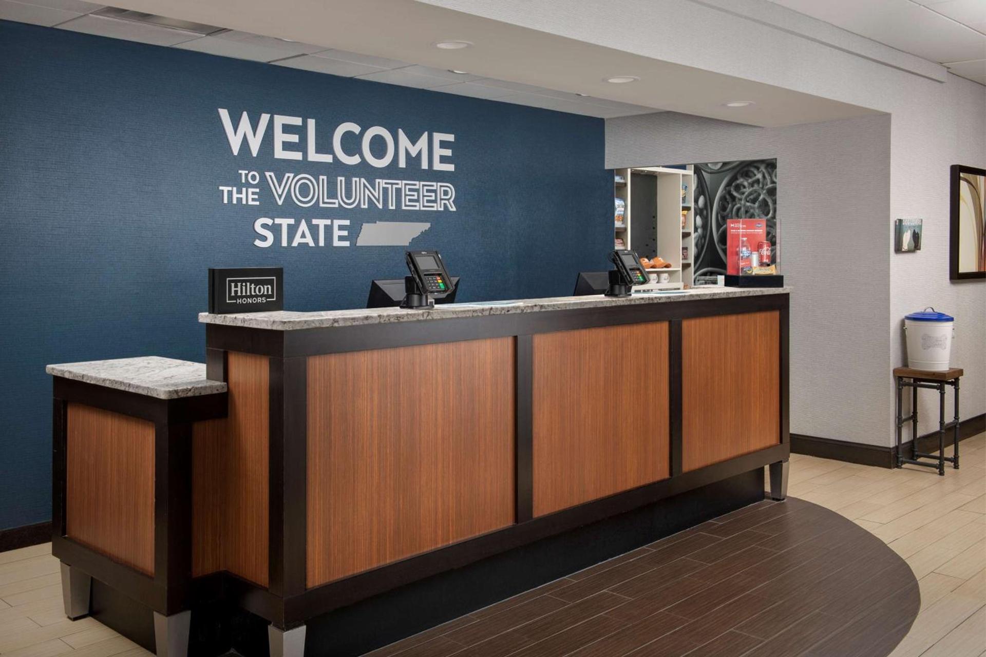 Hampton Inn Lenoir City photo 3