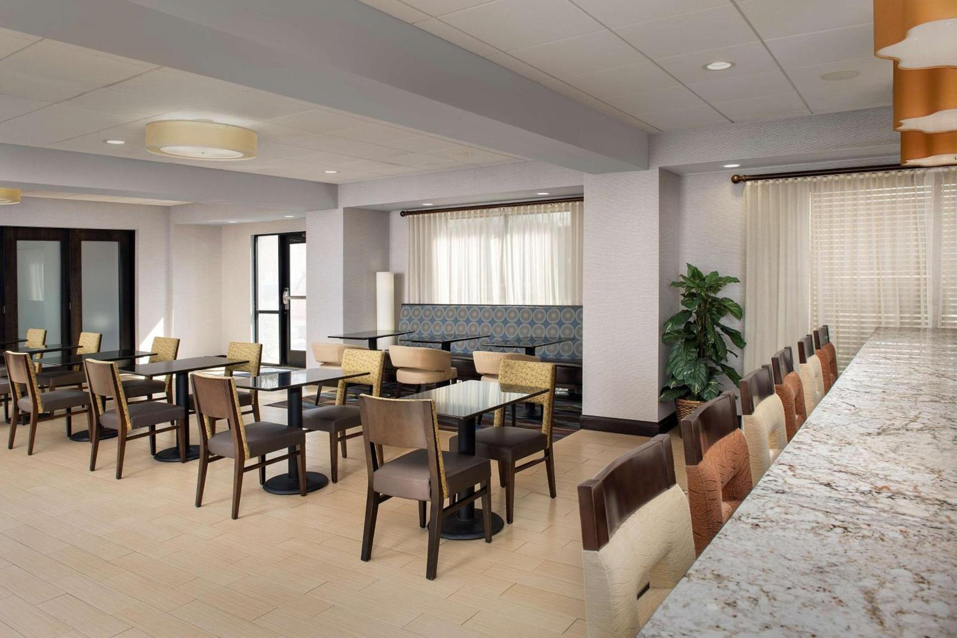 Hampton Inn Lenoir City photo 7