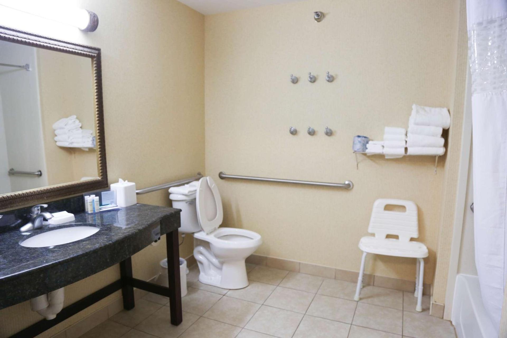 Hampton Inn Morehead photo 25