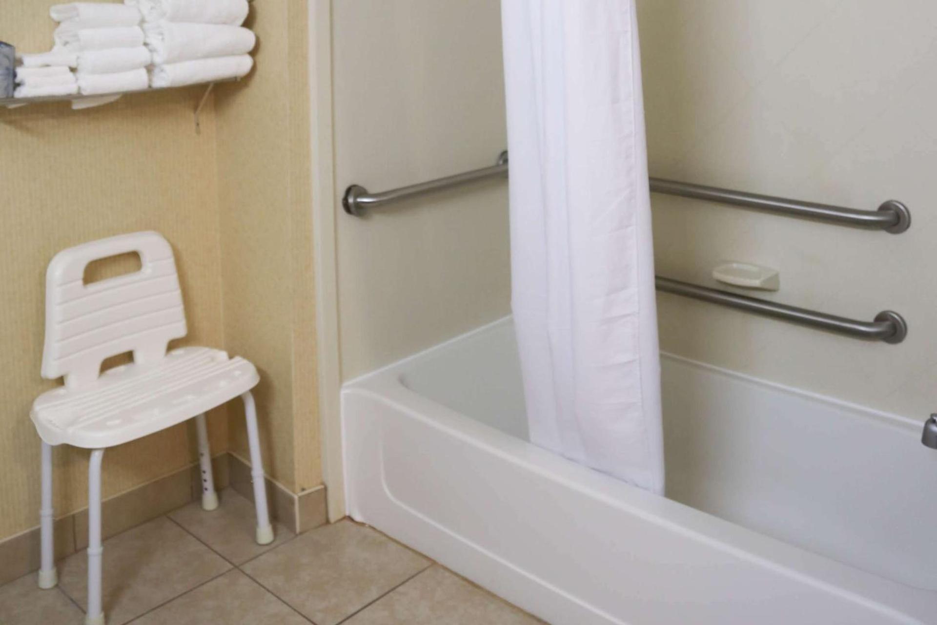 Hampton Inn Morehead photo 30