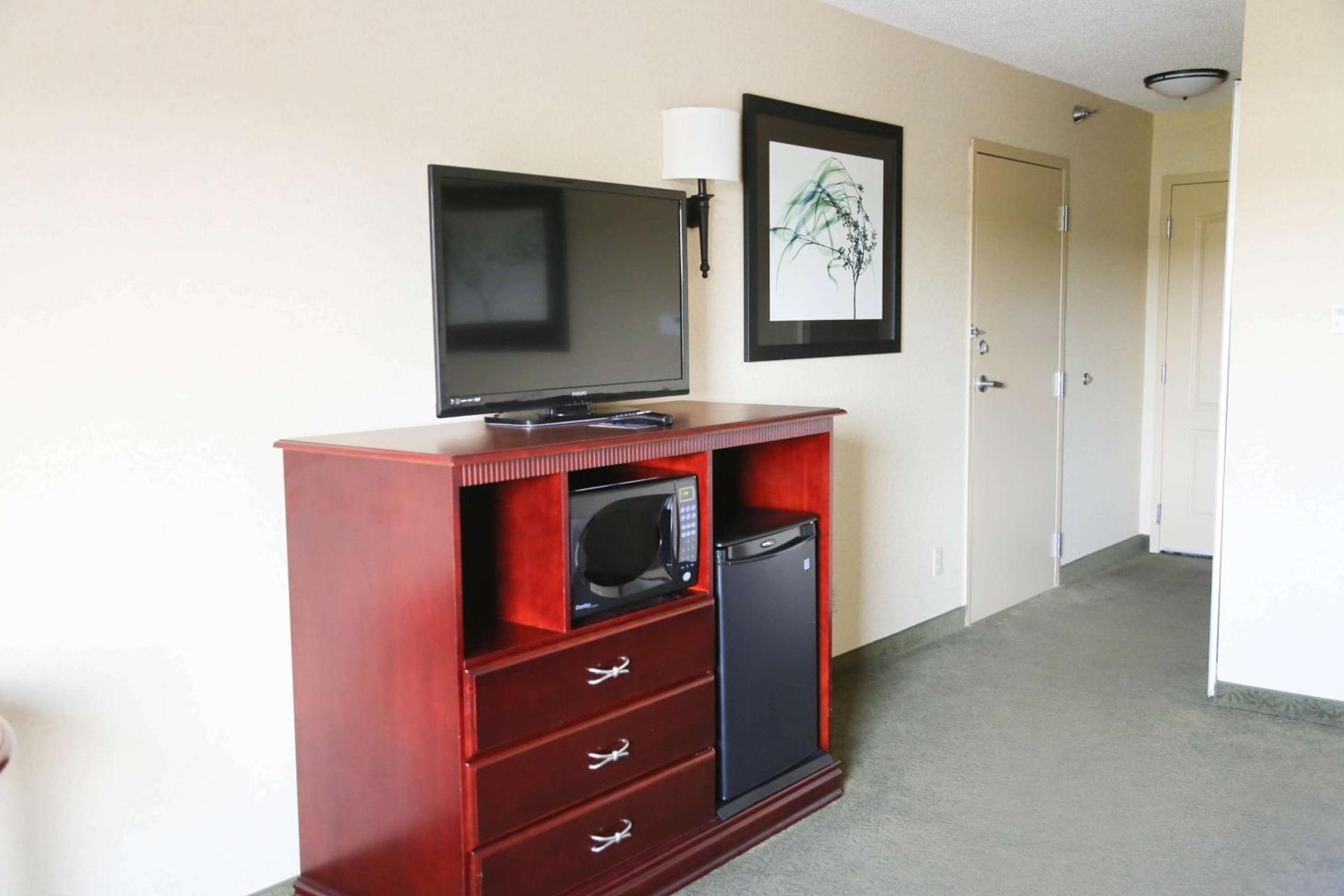 Hampton Inn Morehead photo 38