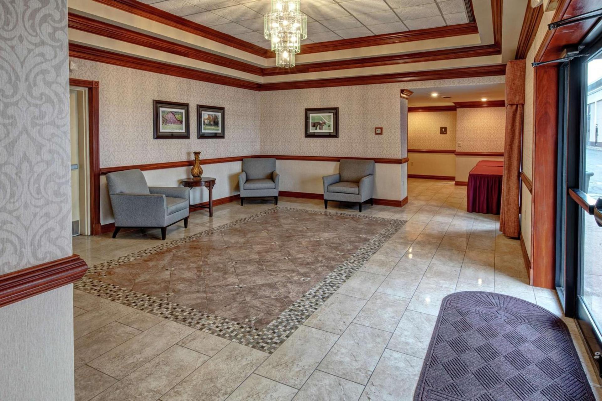 Hampton Inn Winchester KY photo 3