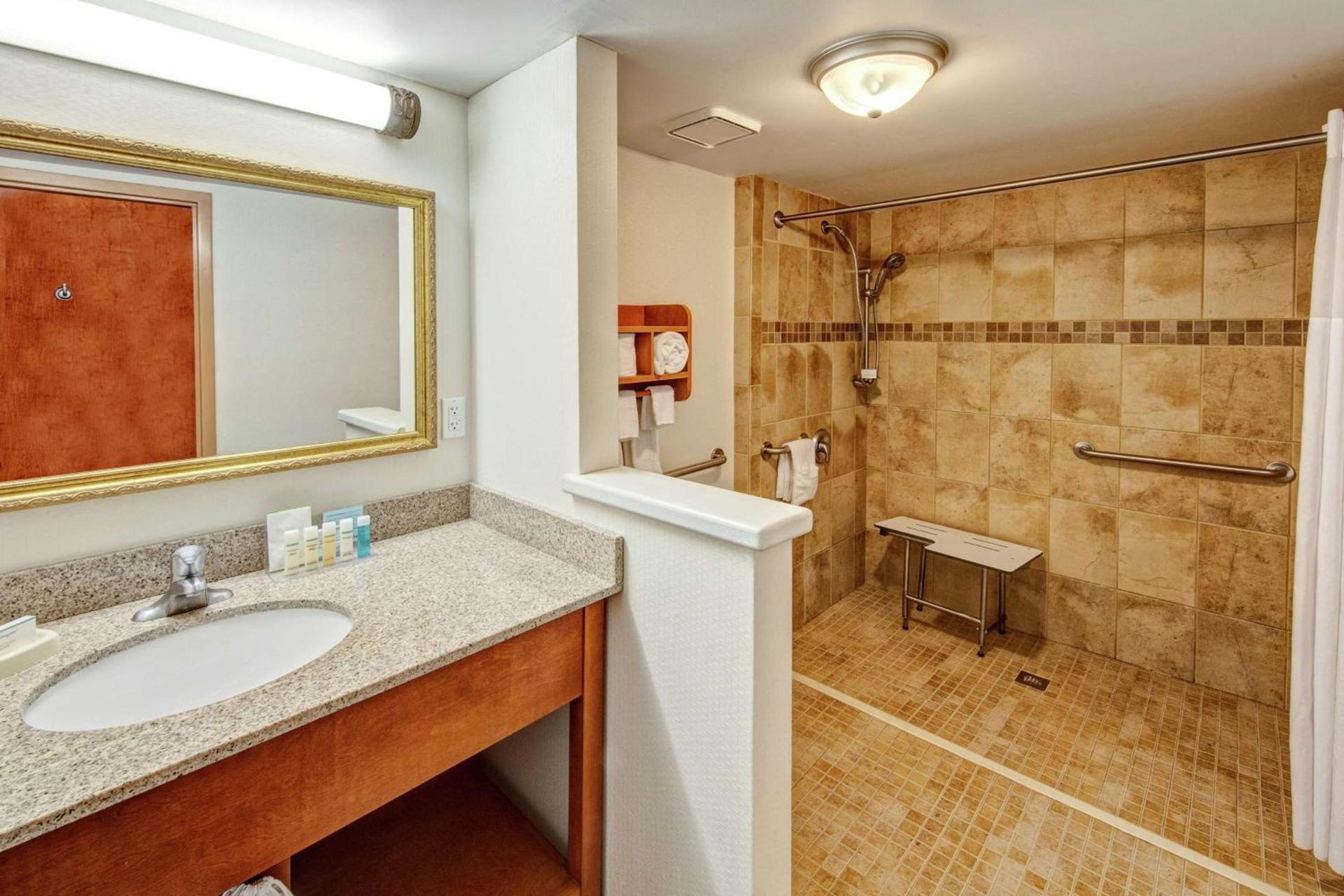 Hampton Inn Winchester KY photo 22