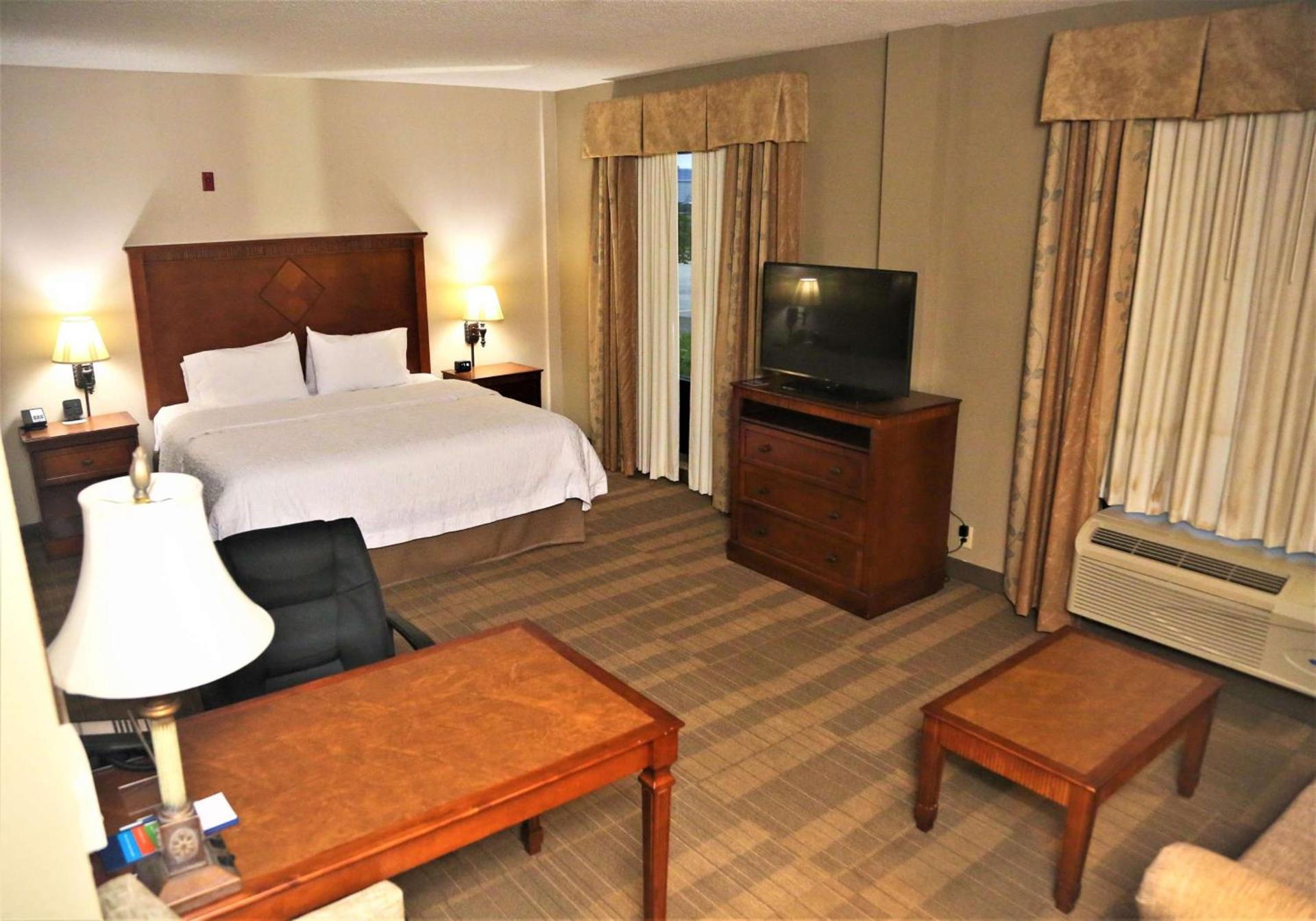 Hampton Inn & Suites Jennings photo 11