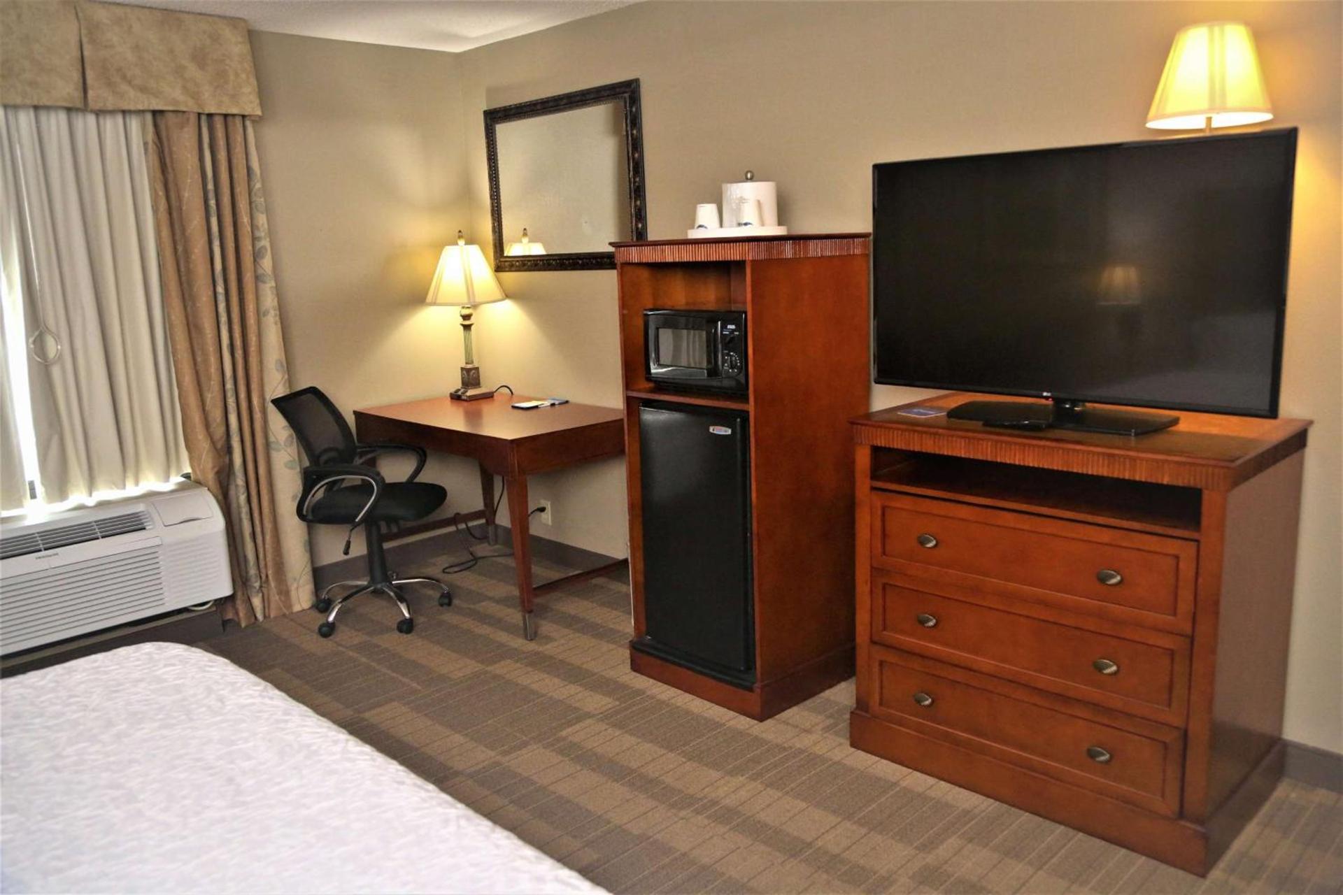 Hampton Inn & Suites Jennings photo 12