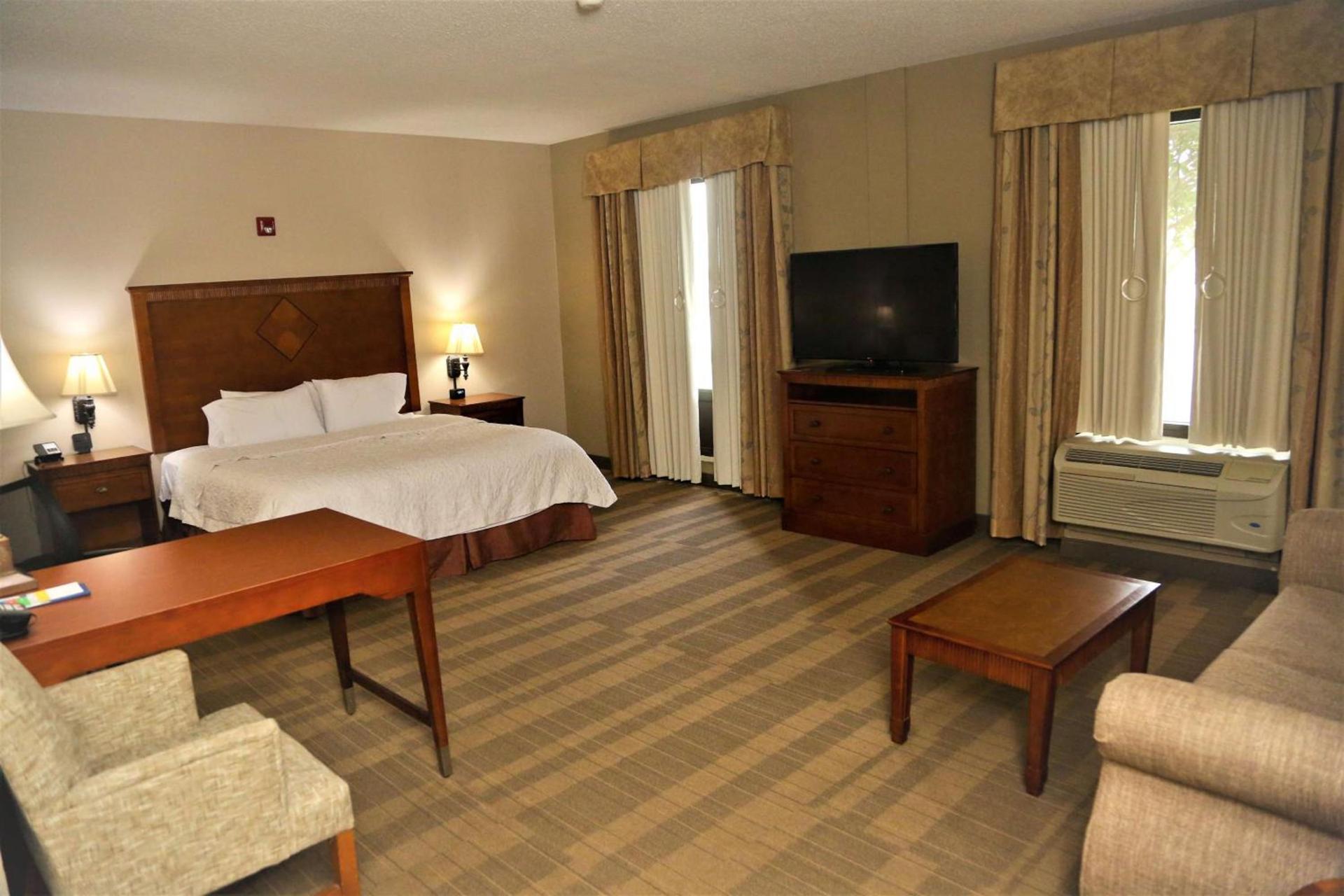 Hampton Inn & Suites Jennings photo 13