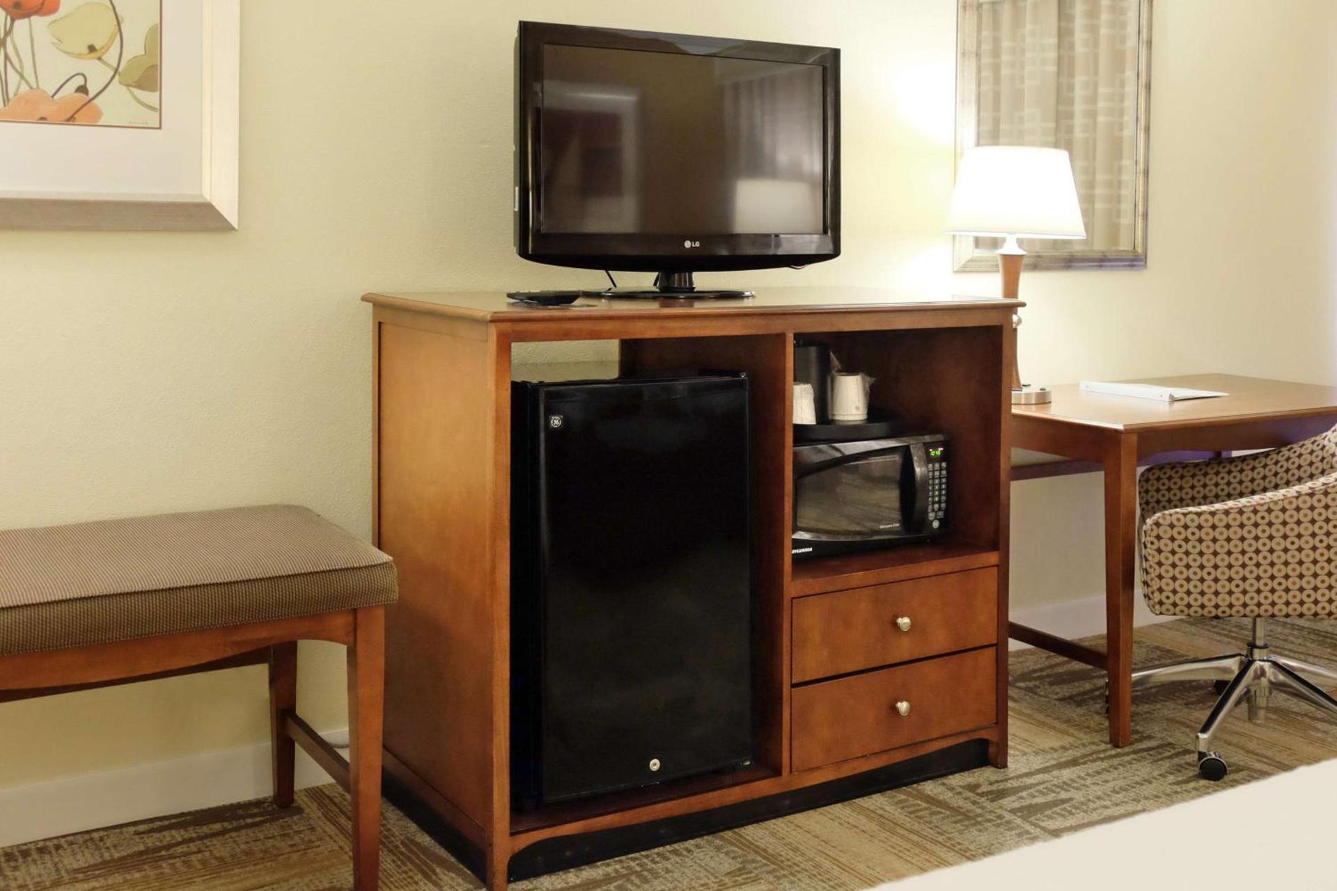 Hampton Inn Lima photo 39