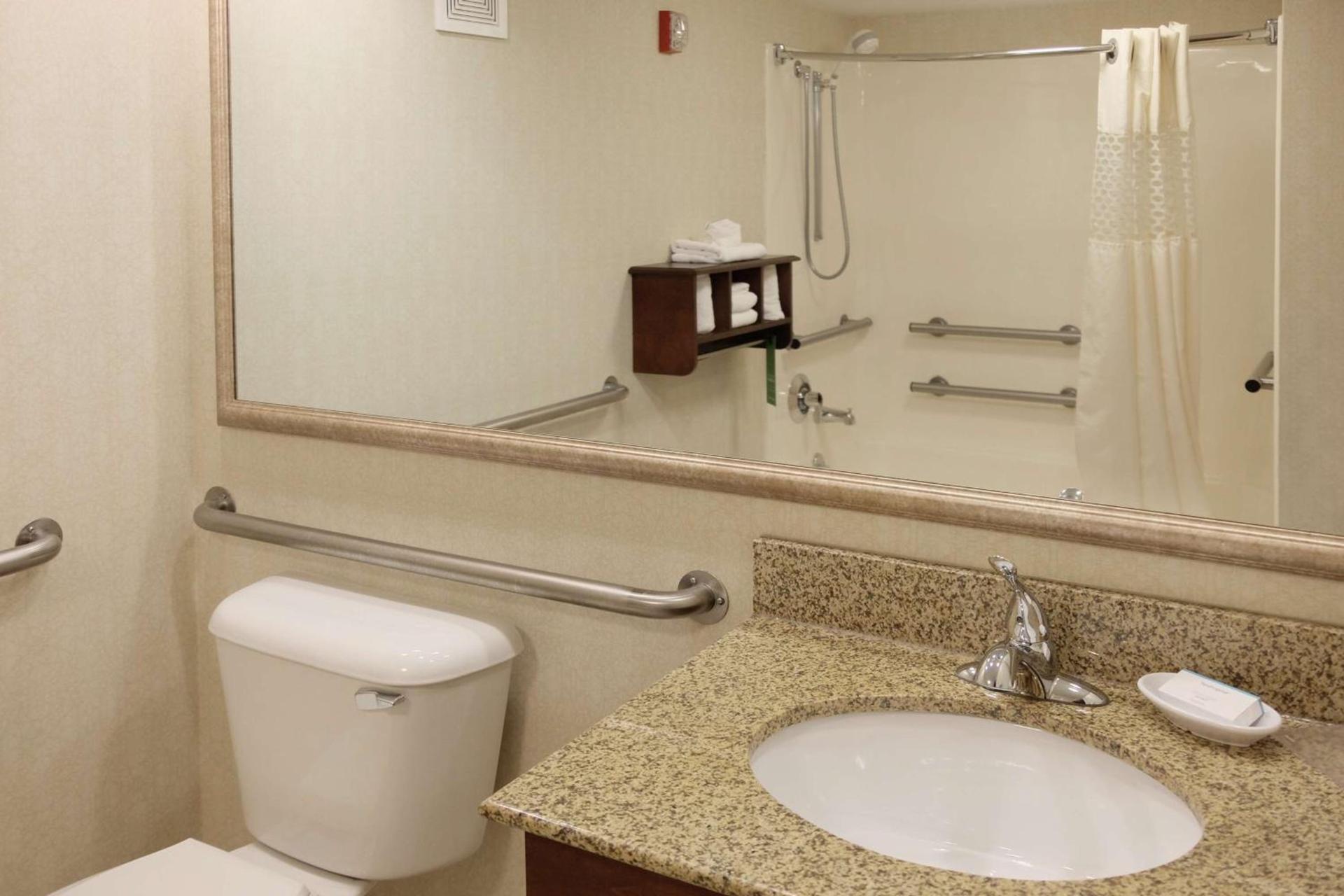 Hampton Inn Lima photo 41