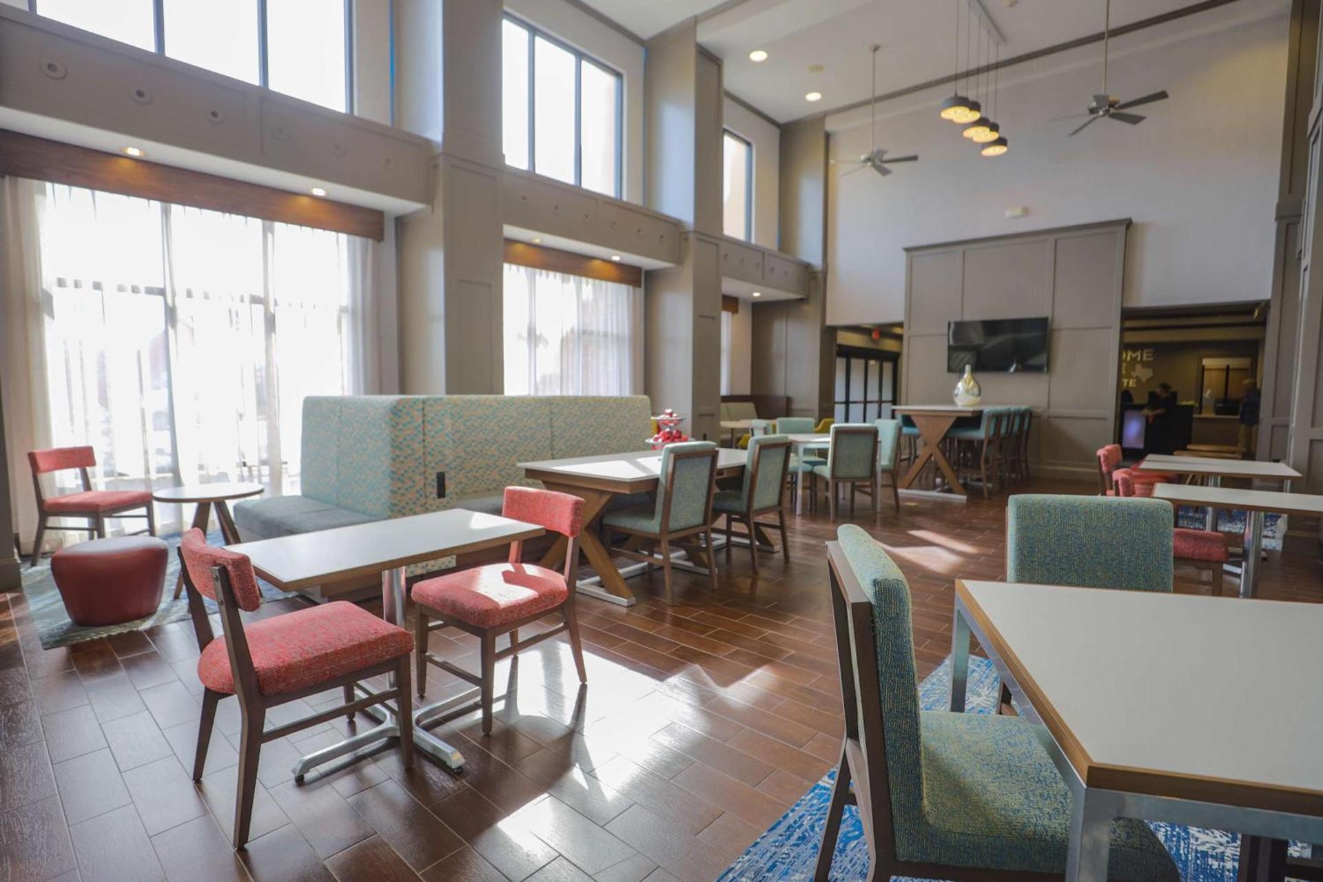Hampton Inn & Suites Bay City photo 84