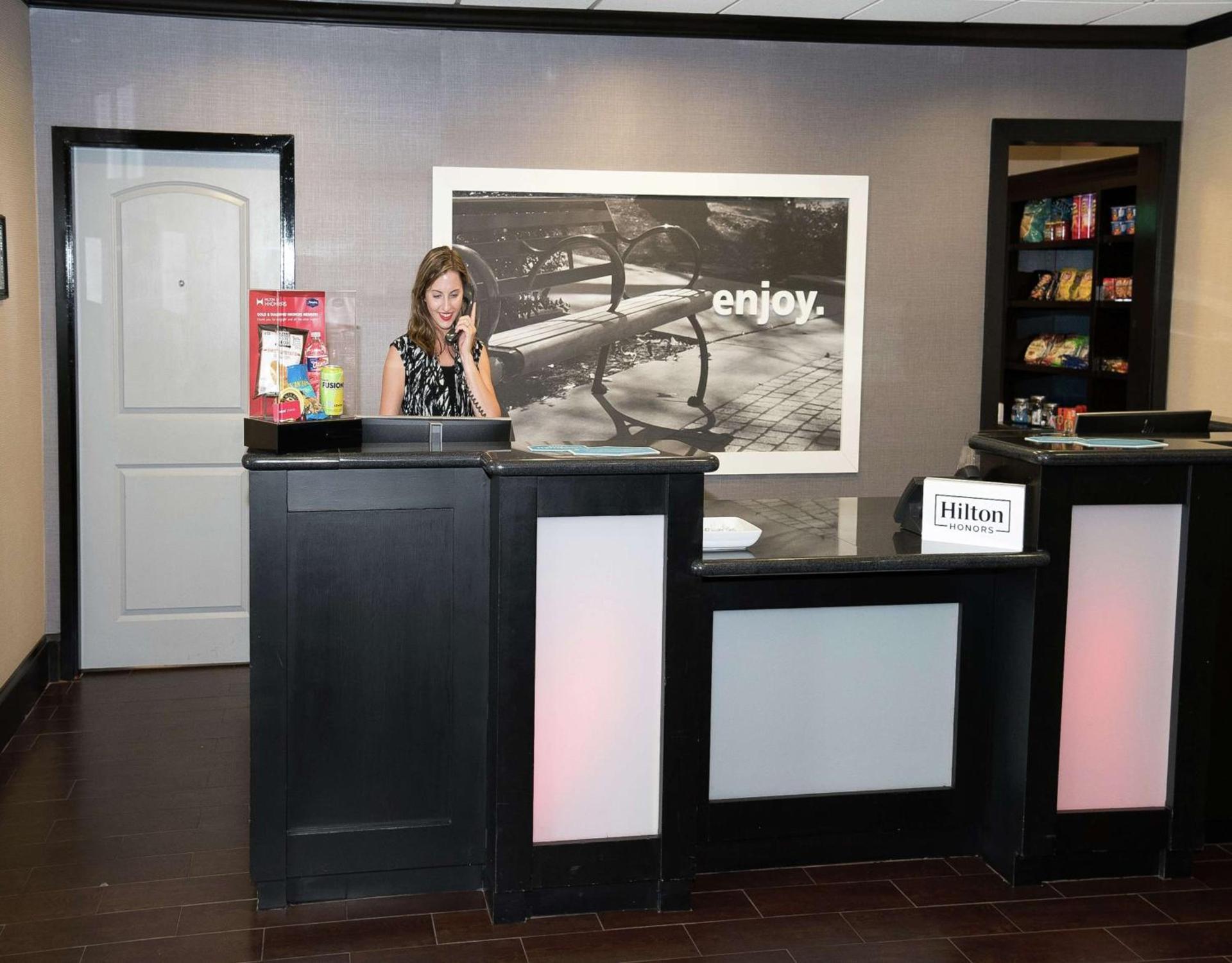 Hampton Inn & Suites Bay City photo 10