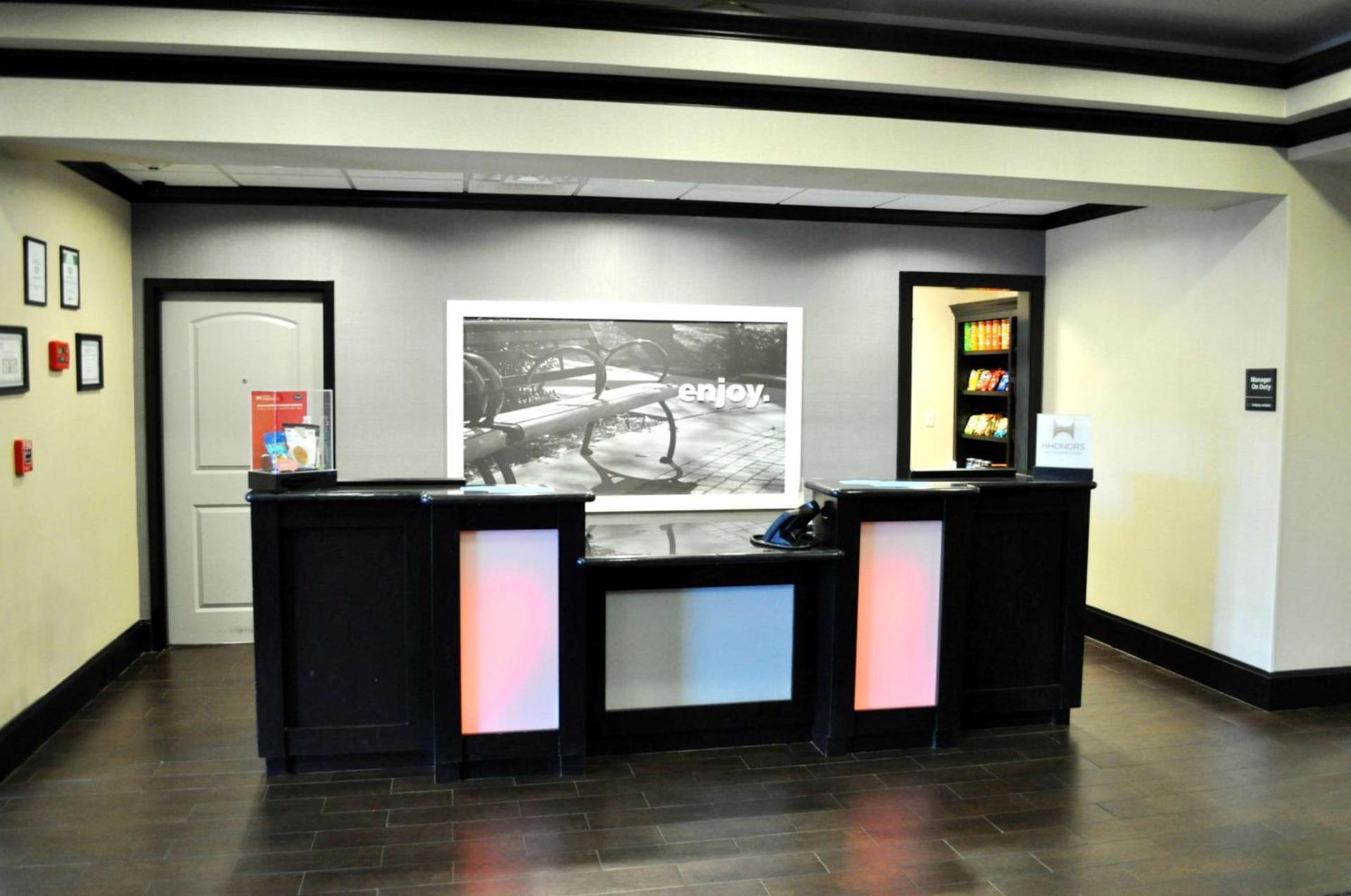 Hampton Inn & Suites Bay City photo 11