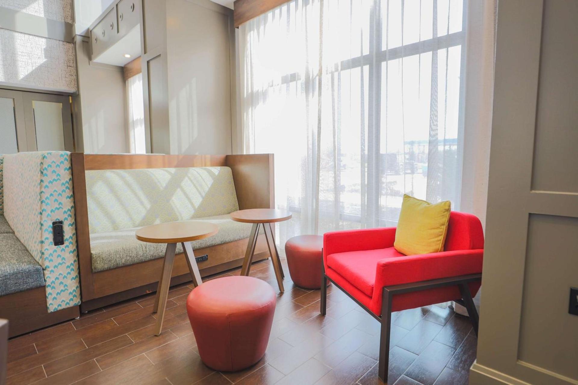 Hampton Inn & Suites Bay City photo 13