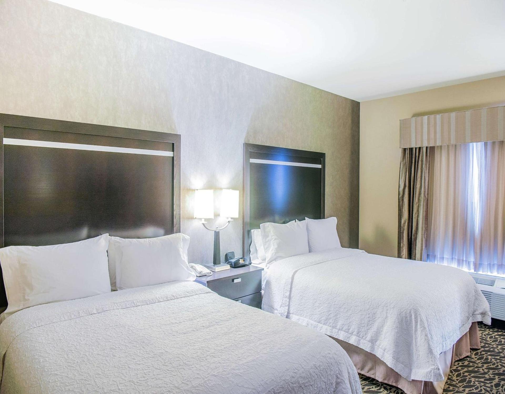 Hampton Inn & Suites Bay City photo 28