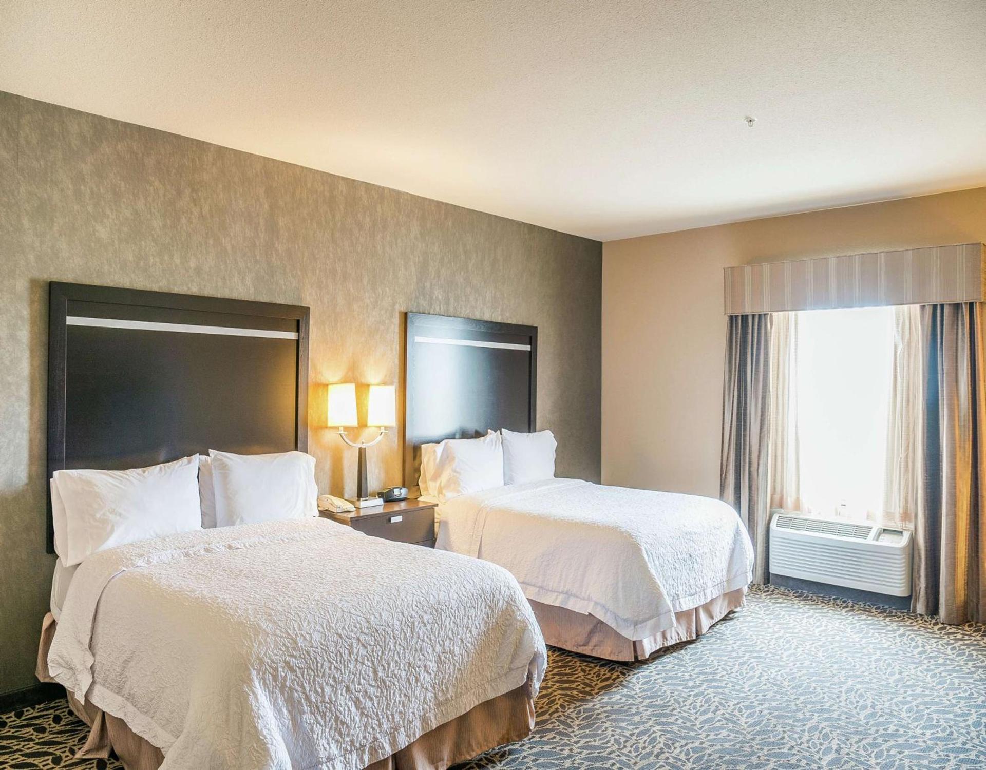 Hampton Inn & Suites Bay City photo 30