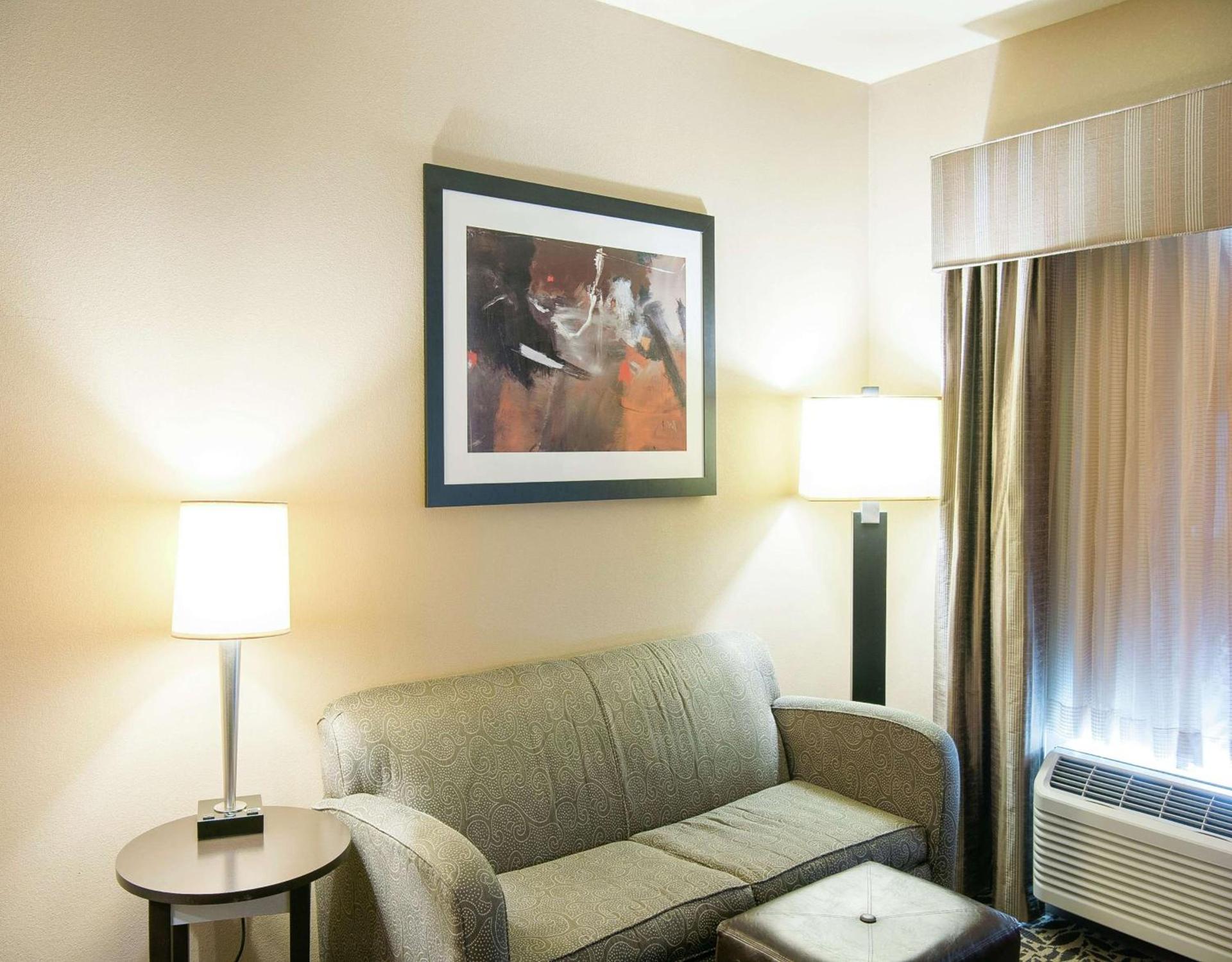 Hampton Inn & Suites Bay City photo 34